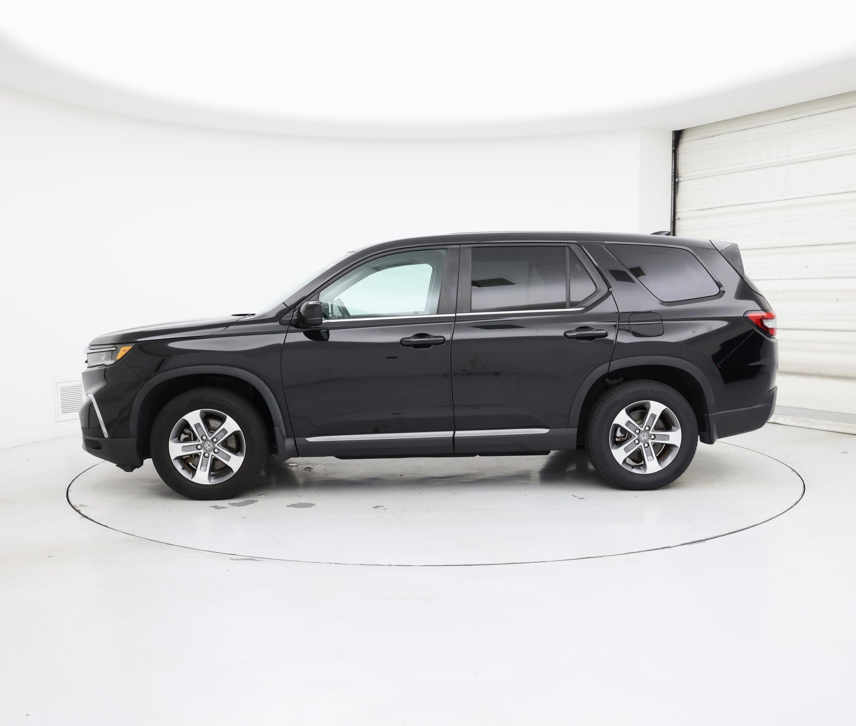 Thumbnail: 2023 Honda Pilot - 3