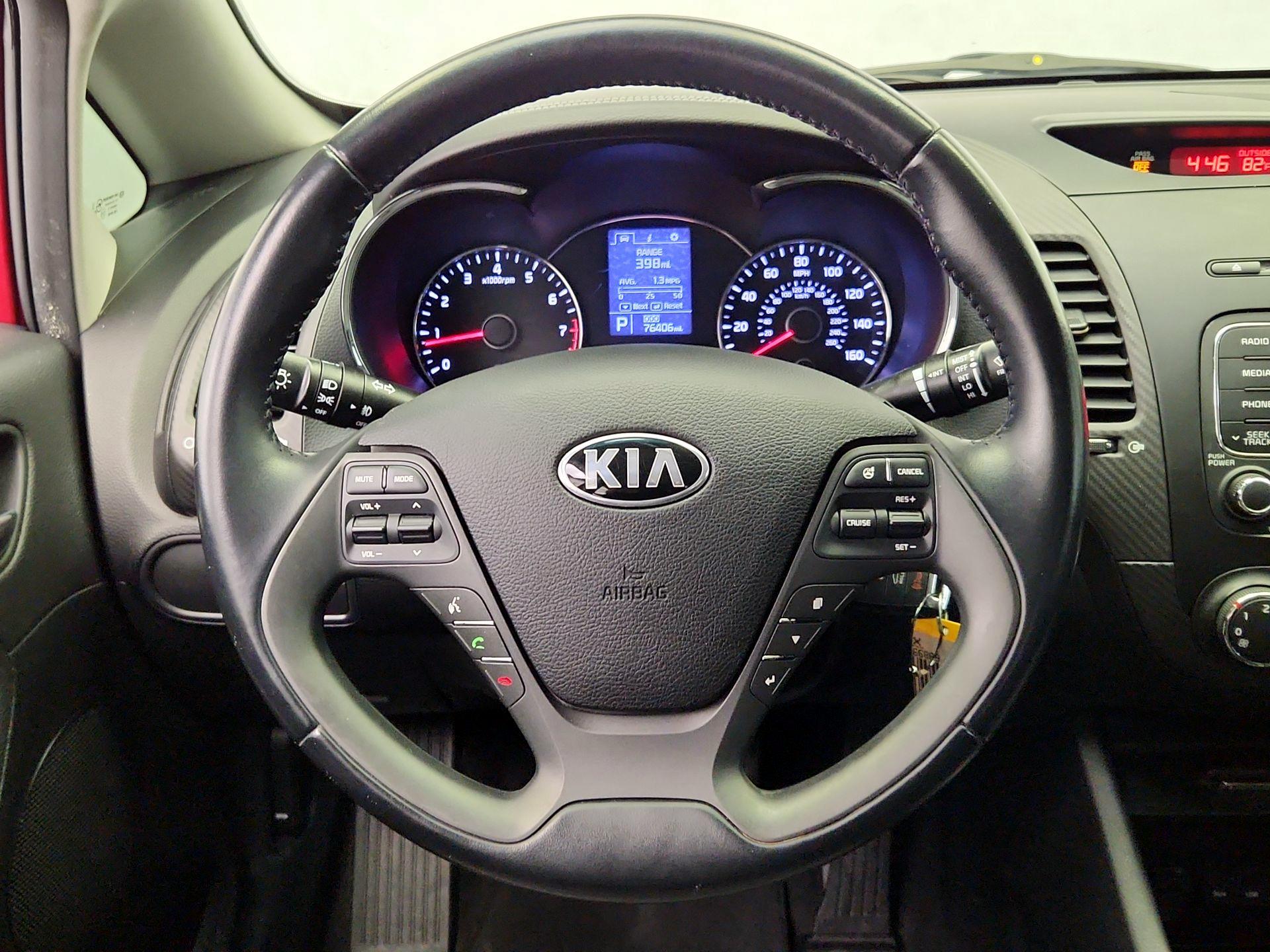 Thumbnail: 2015 Kia Forte - 10
