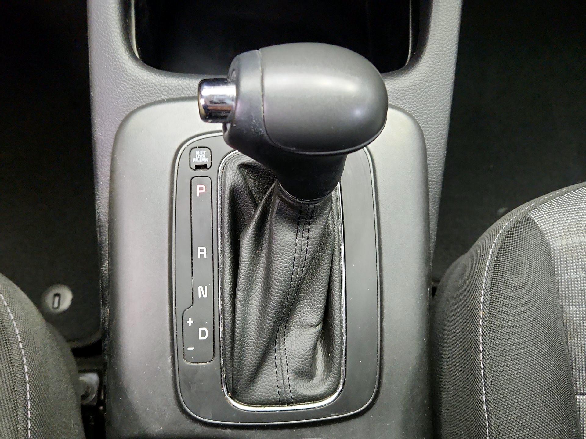 Thumbnail: 2015 Kia Forte - 16