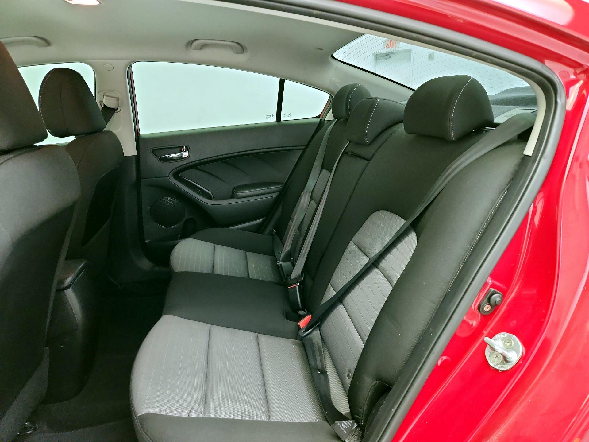 Thumbnail: 2015 Kia Forte - 18