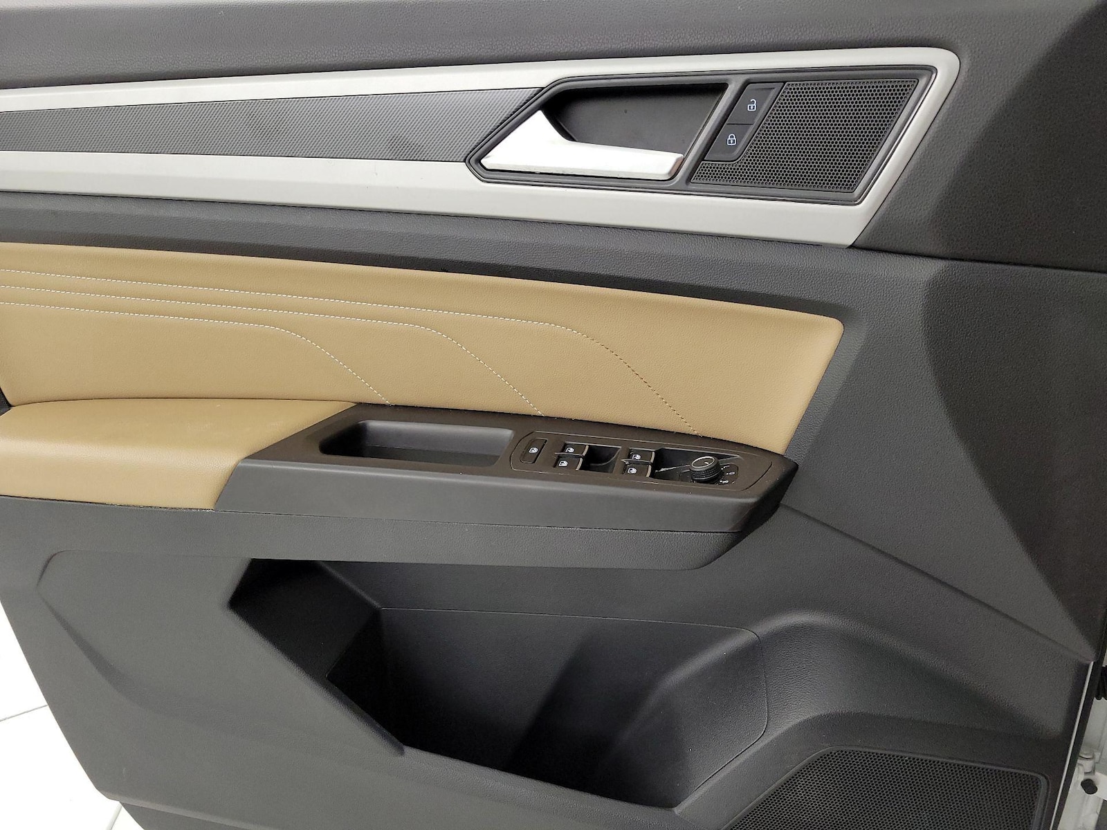2022 Volkswagen Atlas Cross Sport SE w/Tech - Photo 13