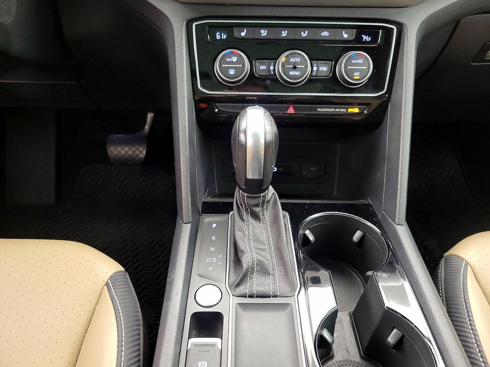 2022 Volkswagen Atlas Cross Sport SE w/Tech - Photo 18