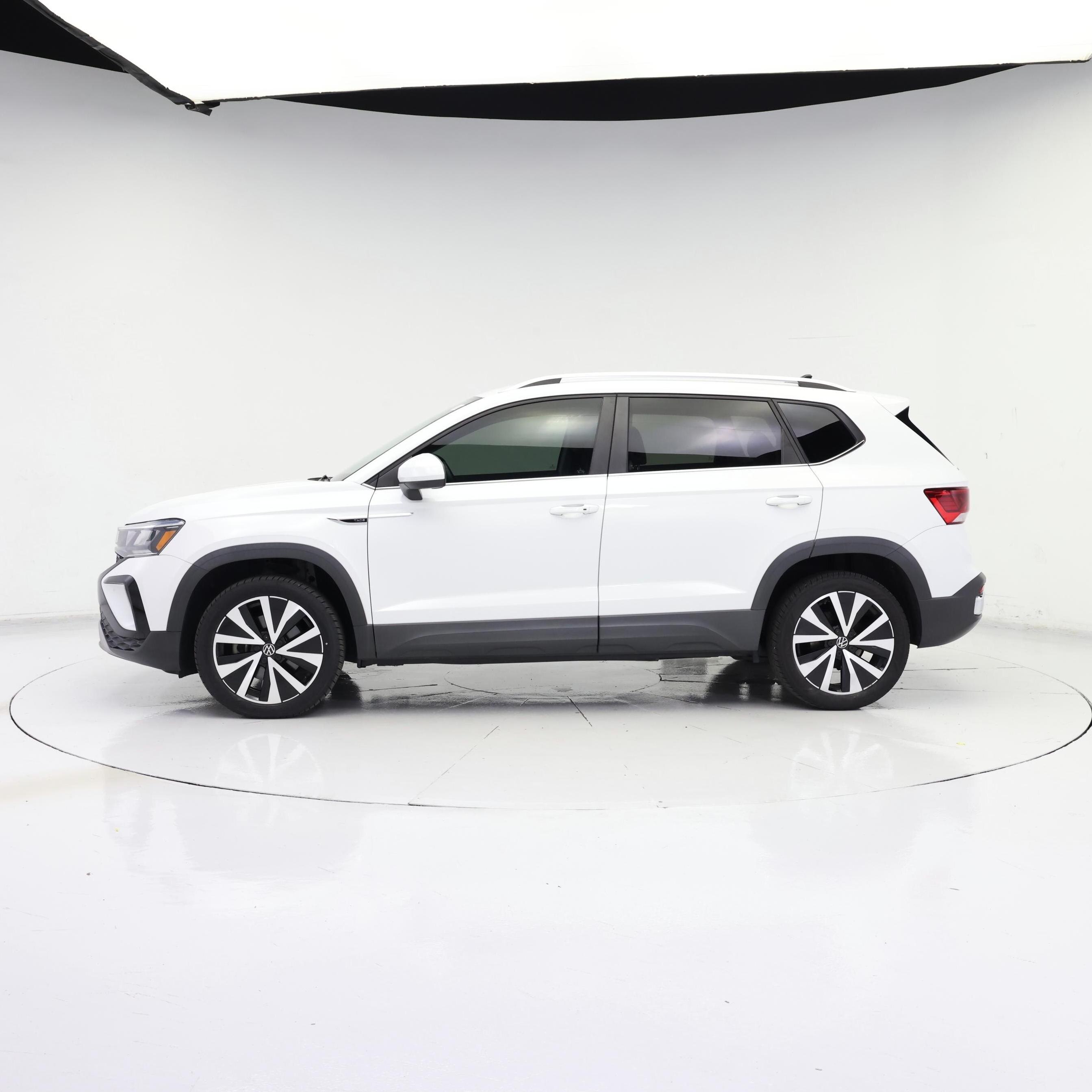 Thumbnail: 2022 Volkswagen Taos - 3