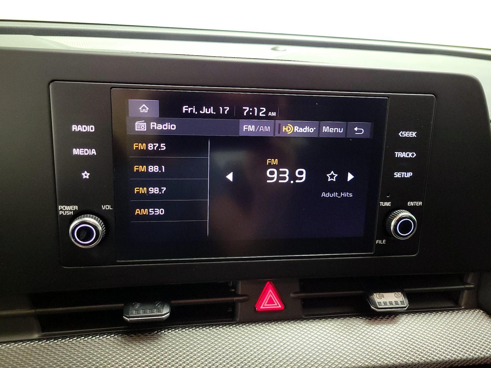 2025 Kia Sportage LX - Photo 17