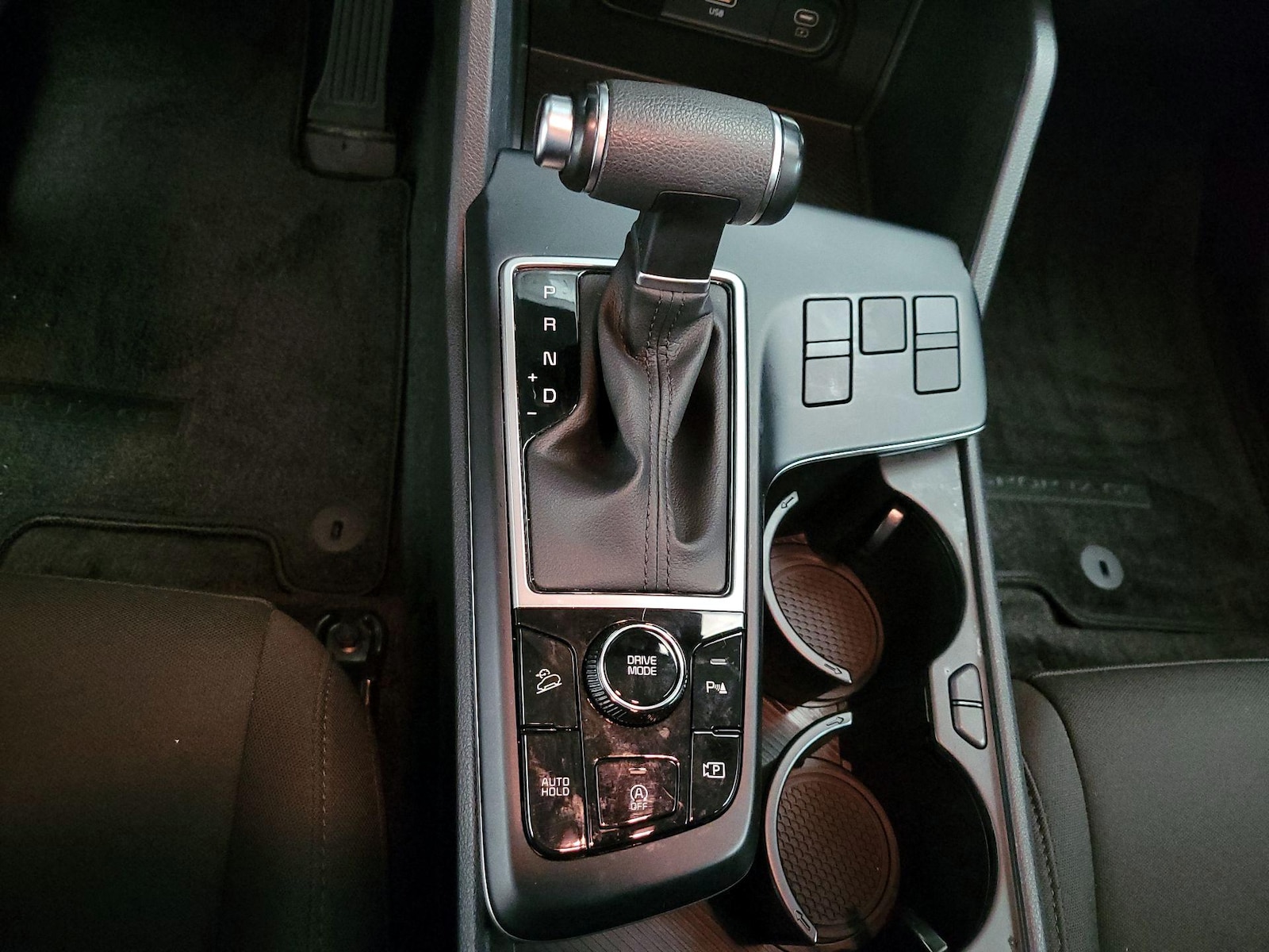 2025 Kia Sportage LX - Photo 19
