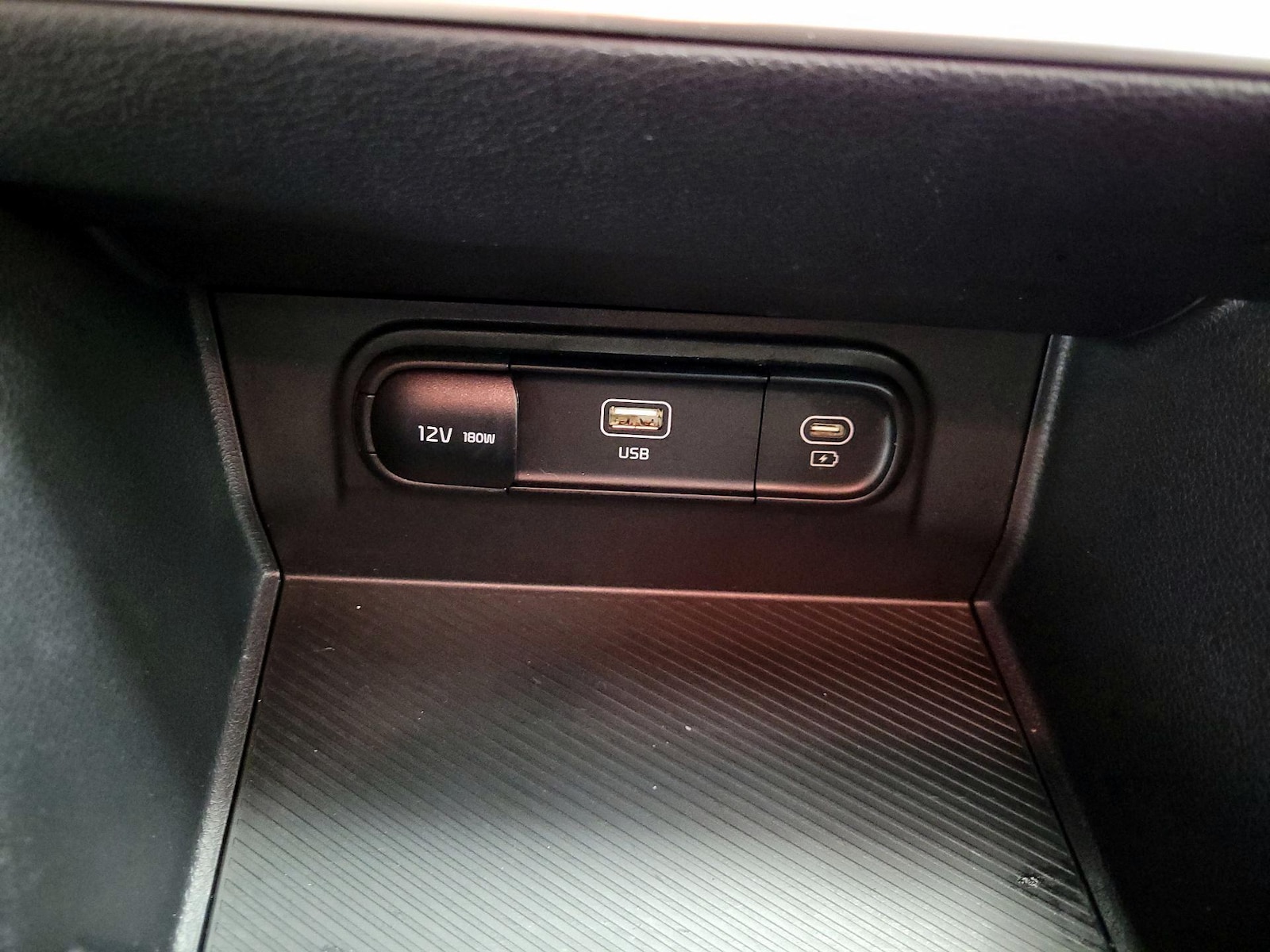 2025 Kia Sportage LX - Photo 20