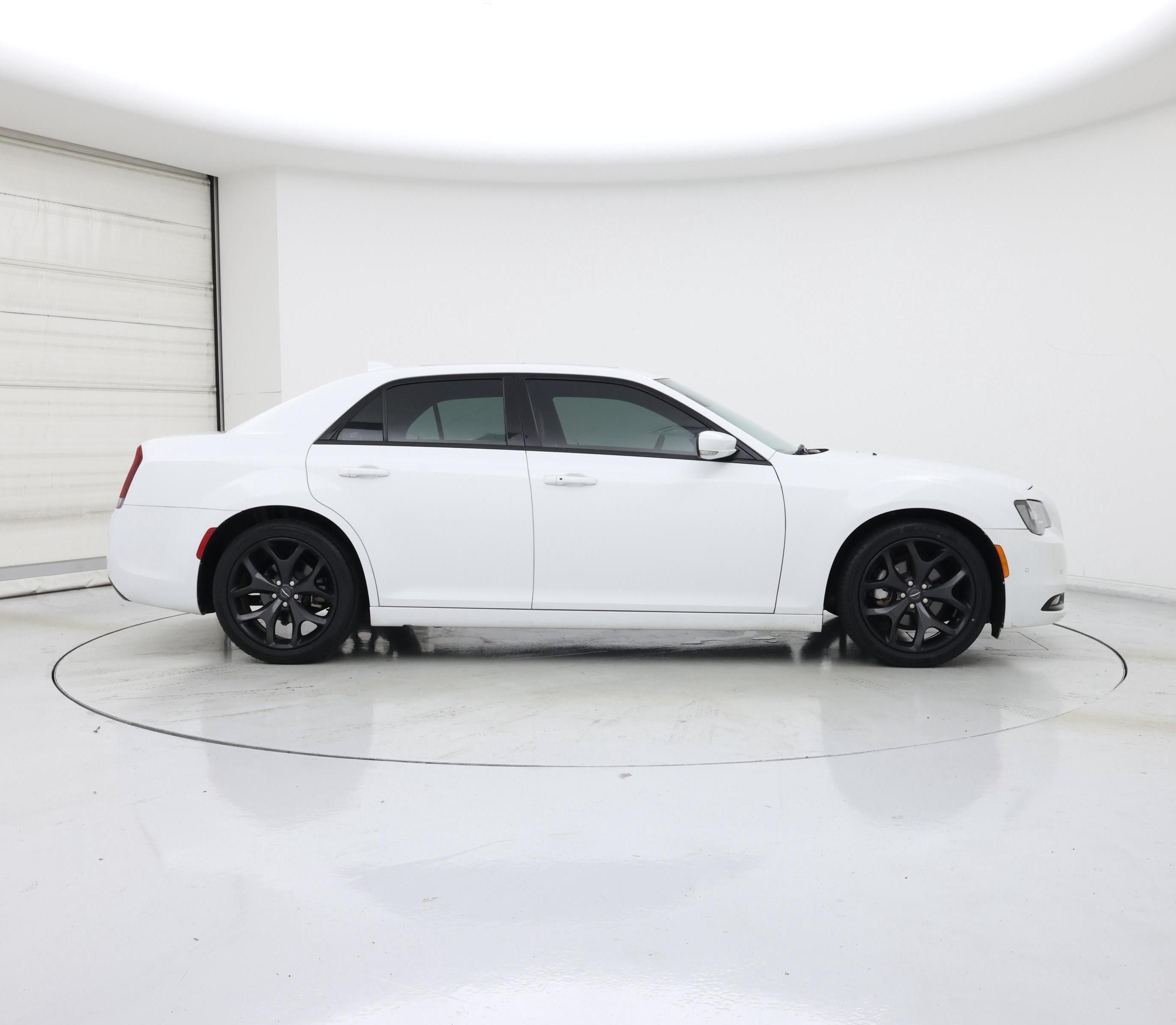 Thumbnail: 2022 Chrysler 300 - 7