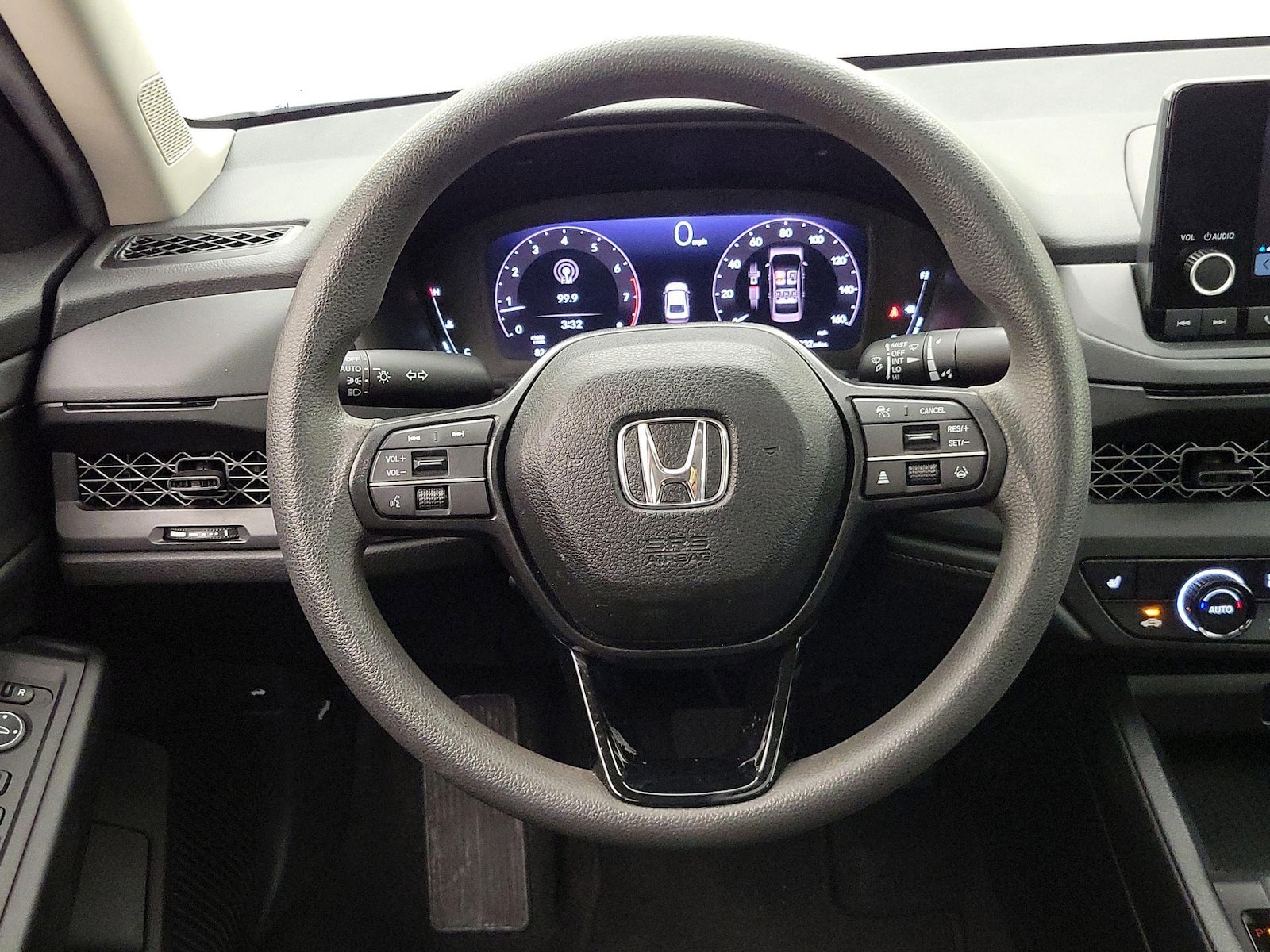 2025 Honda Accord SE - Photo 11