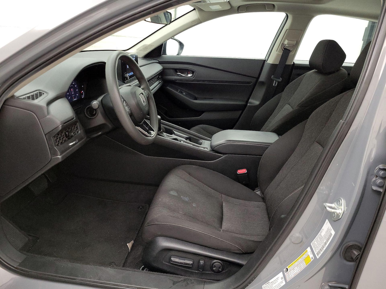 2025 Honda Accord SE - Photo 12