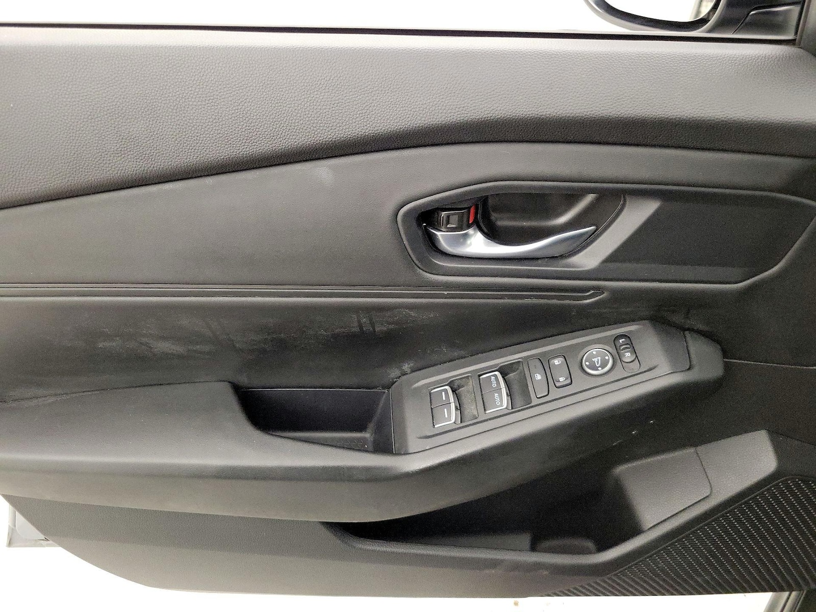 2025 Honda Accord SE - Photo 13