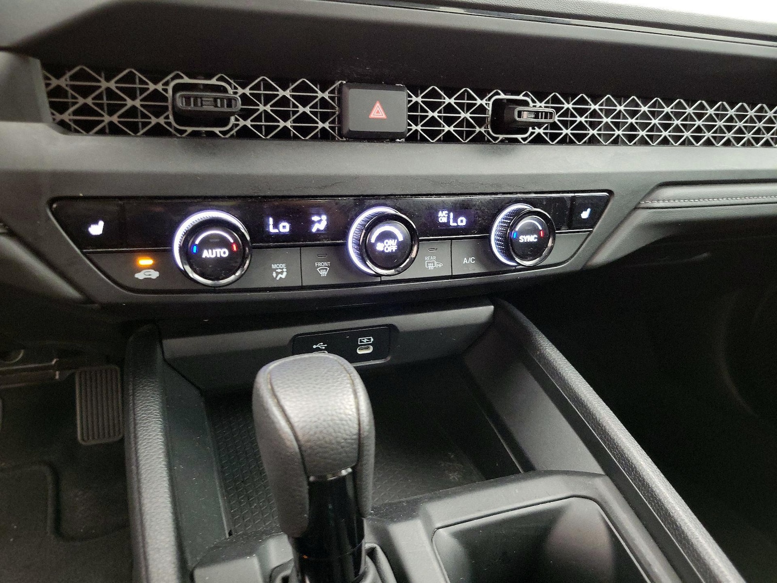 2025 Honda Accord SE - Photo 16