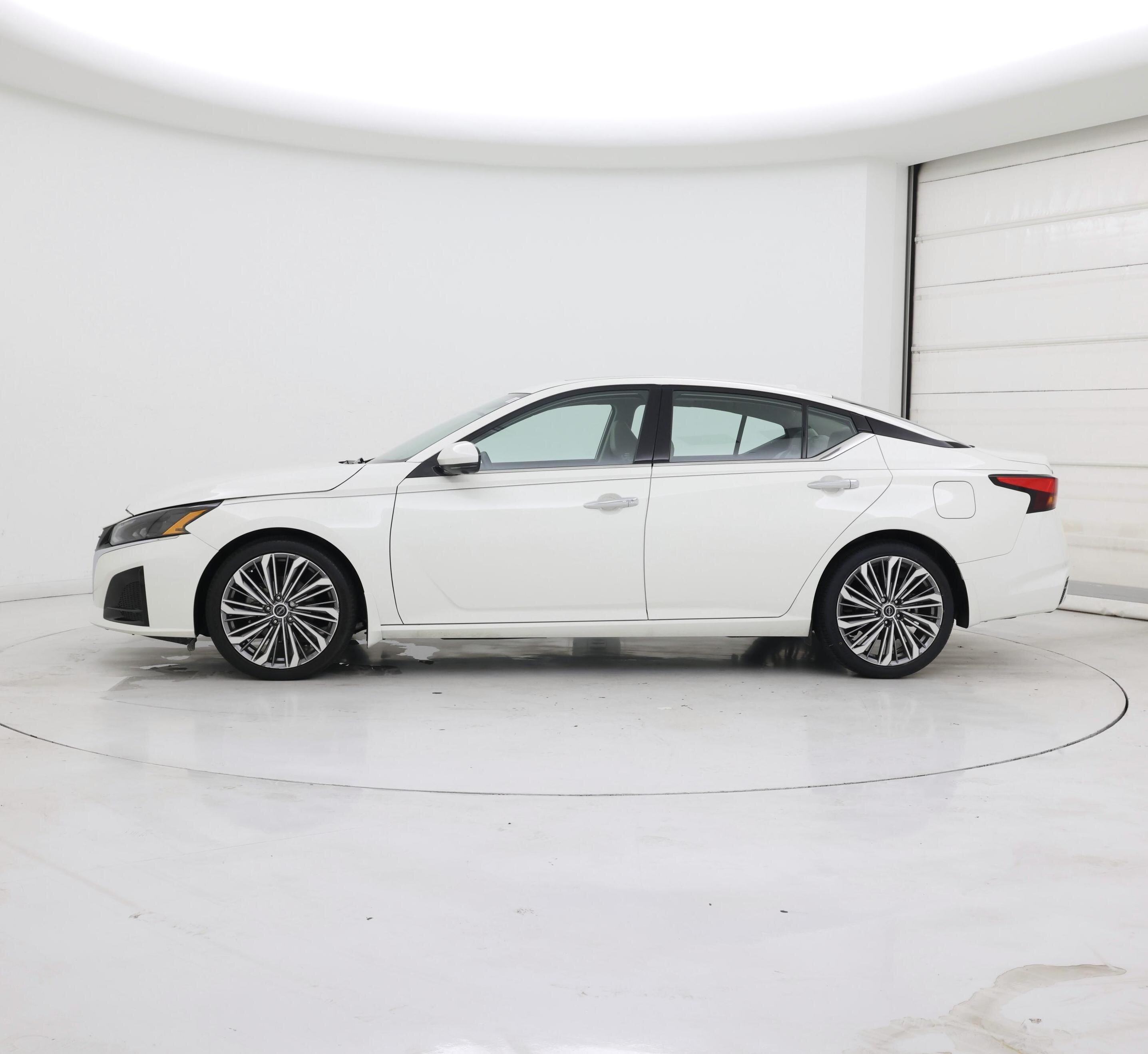 Thumbnail: 2024 Nissan Altima - 3