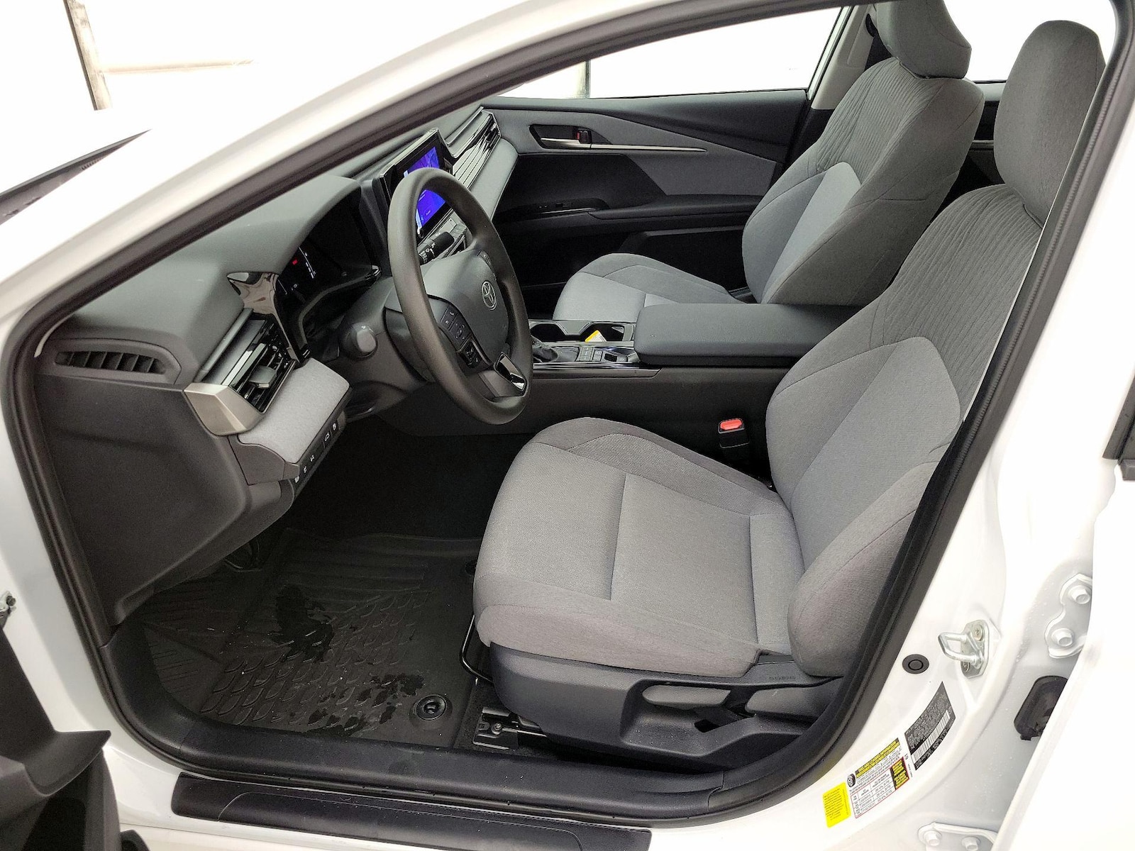 2025 Toyota Camry LE - Photo 12