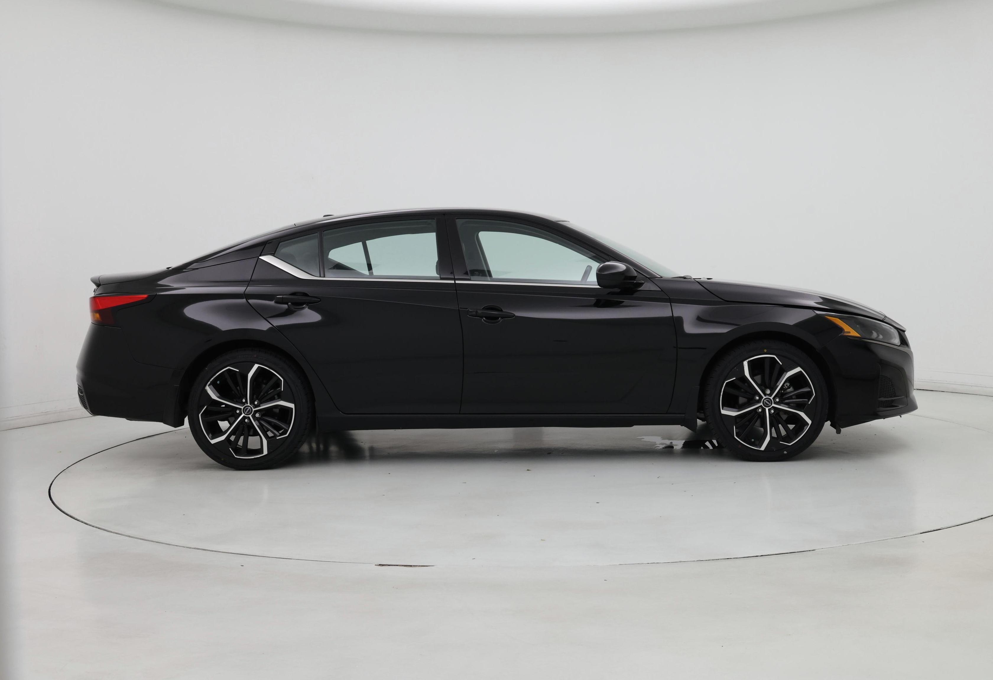 Thumbnail: 2023 Nissan Altima - 7