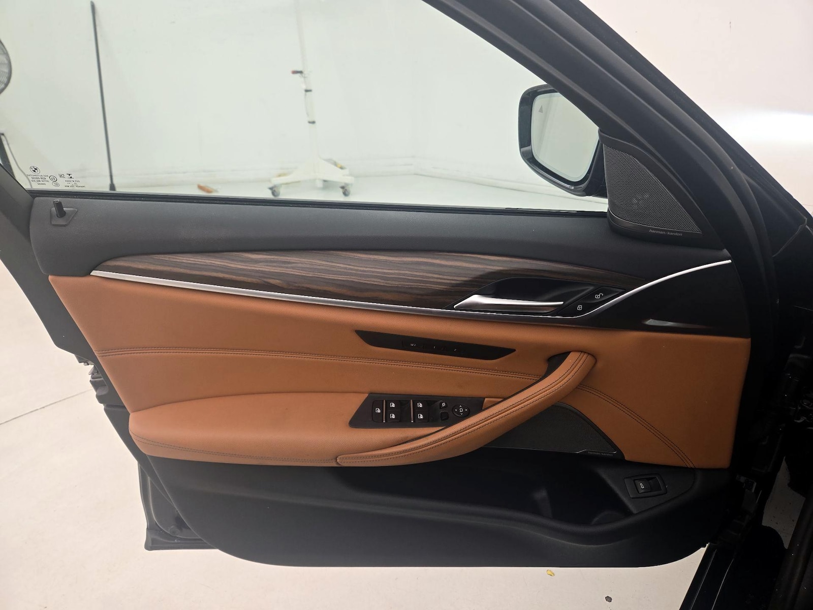 2022 BMW 5 Series 530i - Photo 13