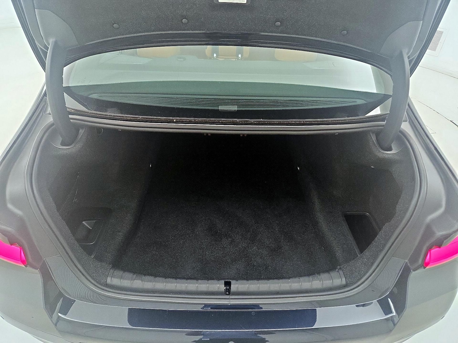 2022 BMW 5 Series 530i - Photo 23