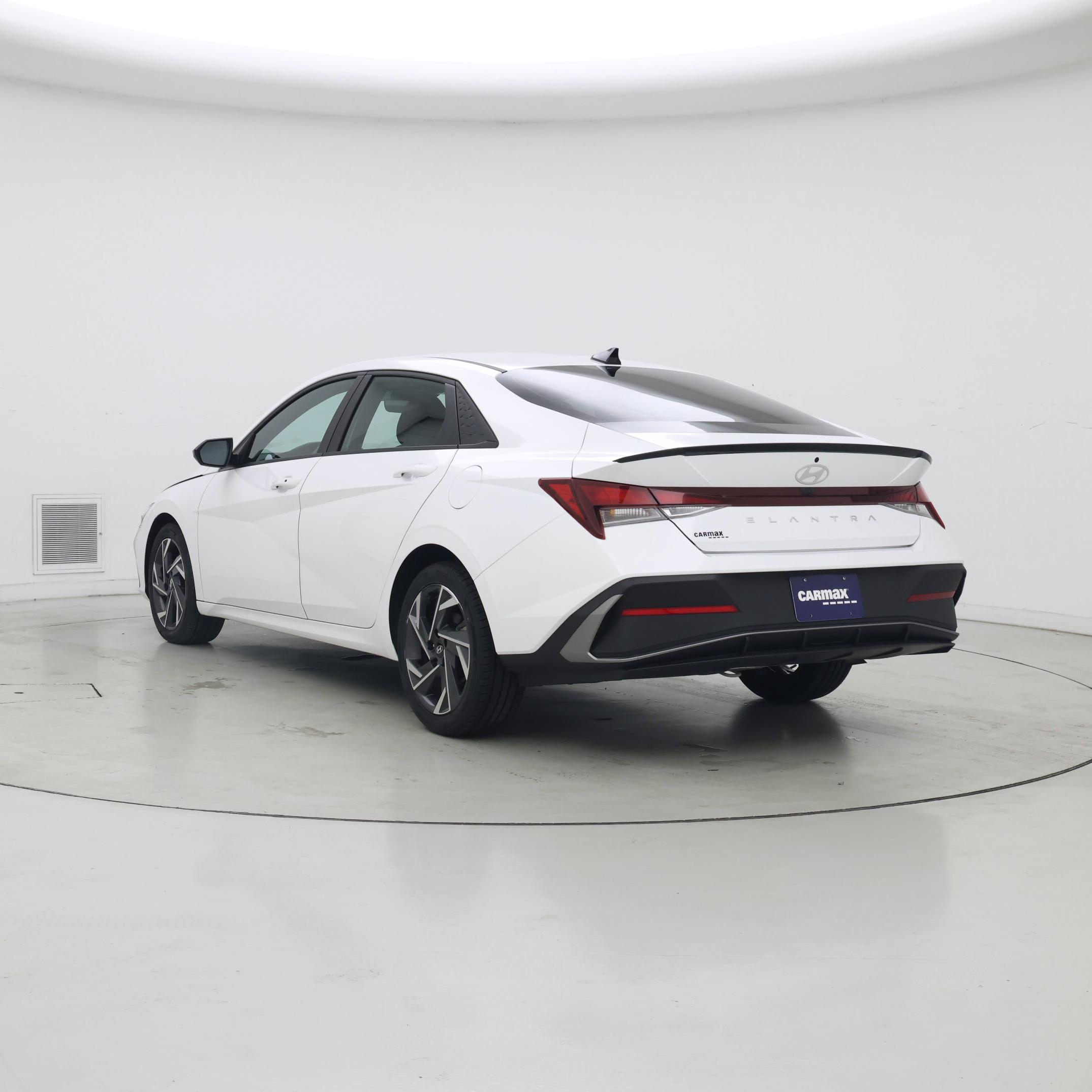 Thumbnail: 2025 Hyundai Elantra - 2
