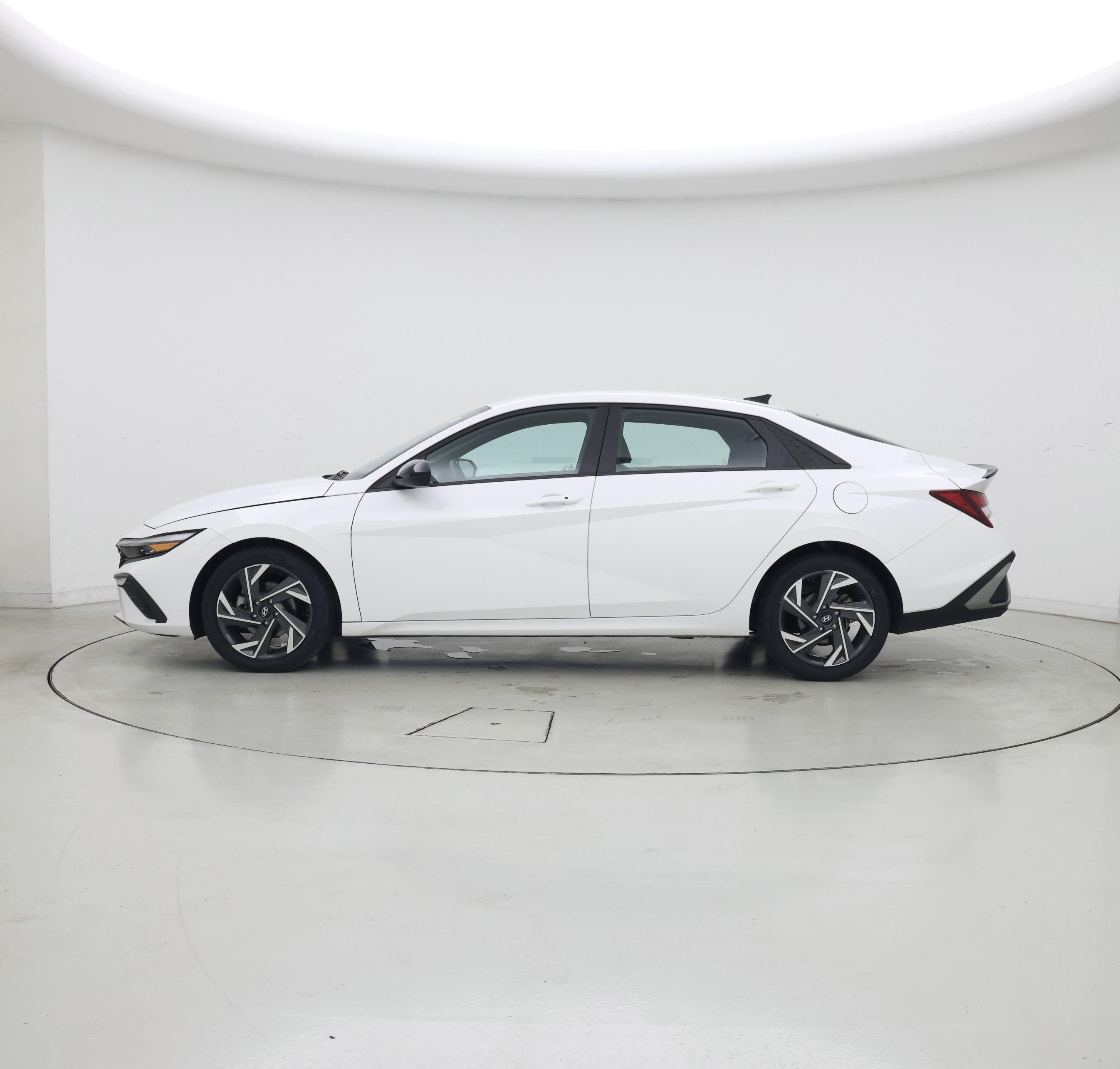 Thumbnail: 2025 Hyundai Elantra - 3