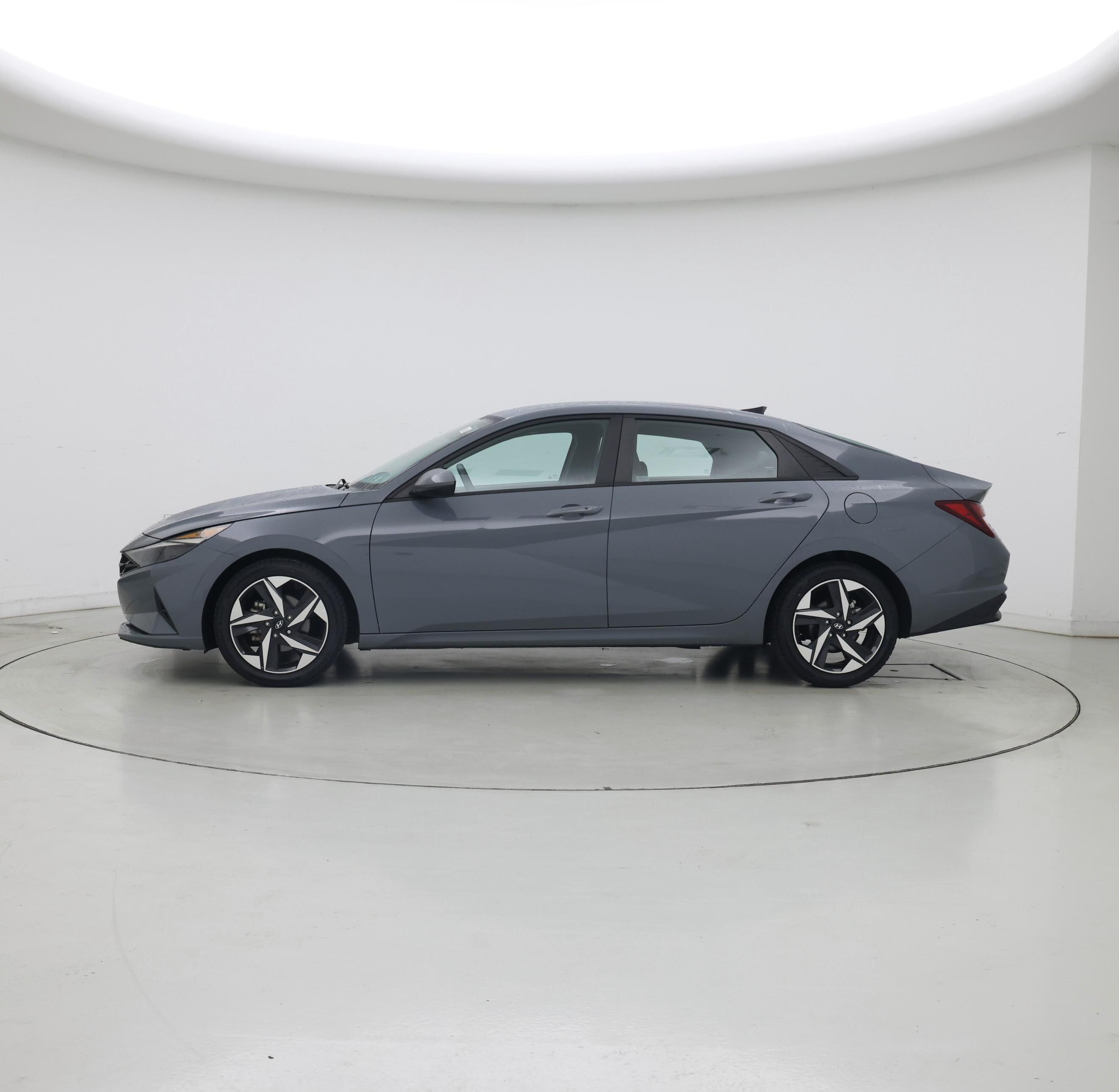 Thumbnail: 2023 Hyundai Elantra - 3
