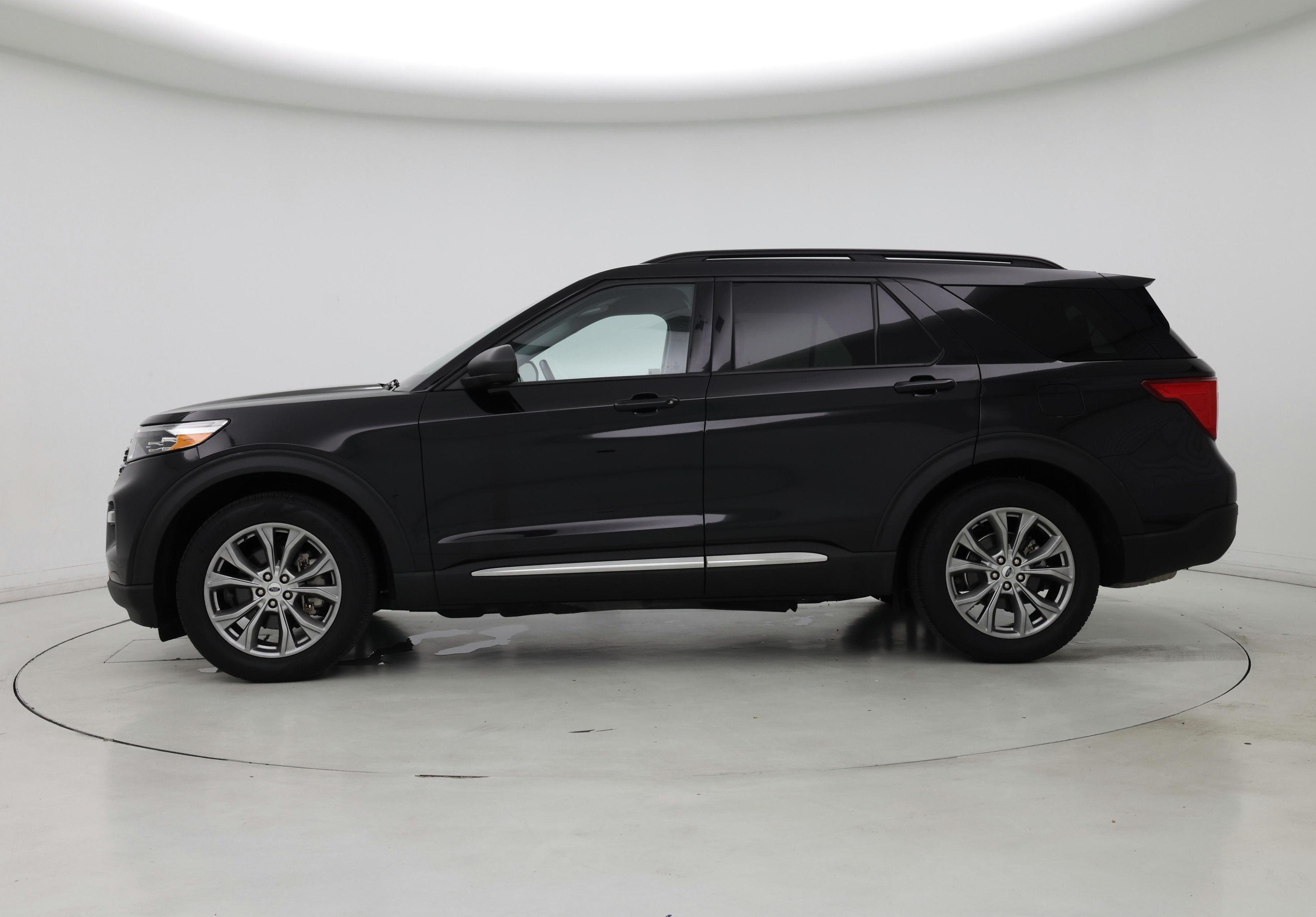 Thumbnail: 2022 Ford Explorer - 3