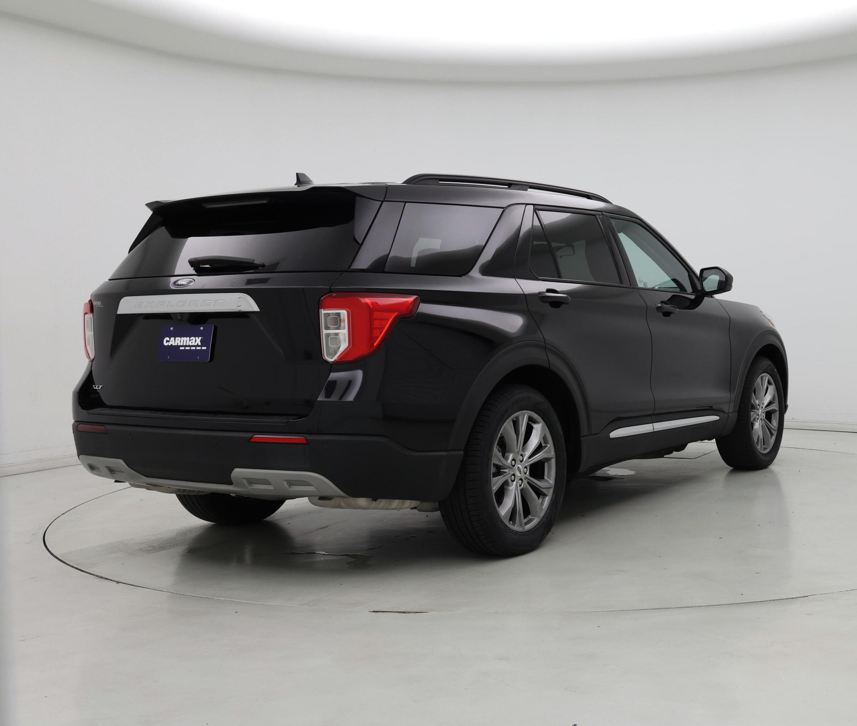 Thumbnail: 2022 Ford Explorer - 8