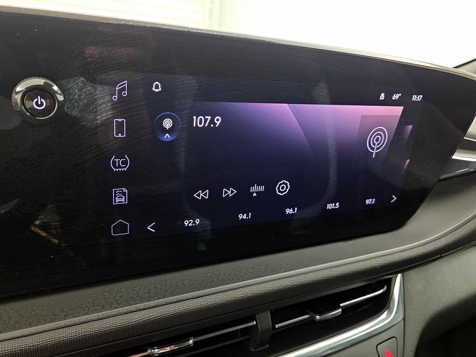 2025 Buick Envista Preferred - Photo 16