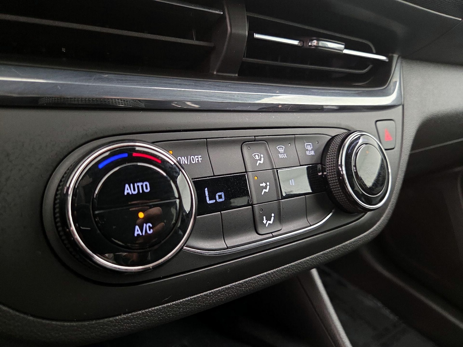 2025 Buick Envista Preferred - Photo 17