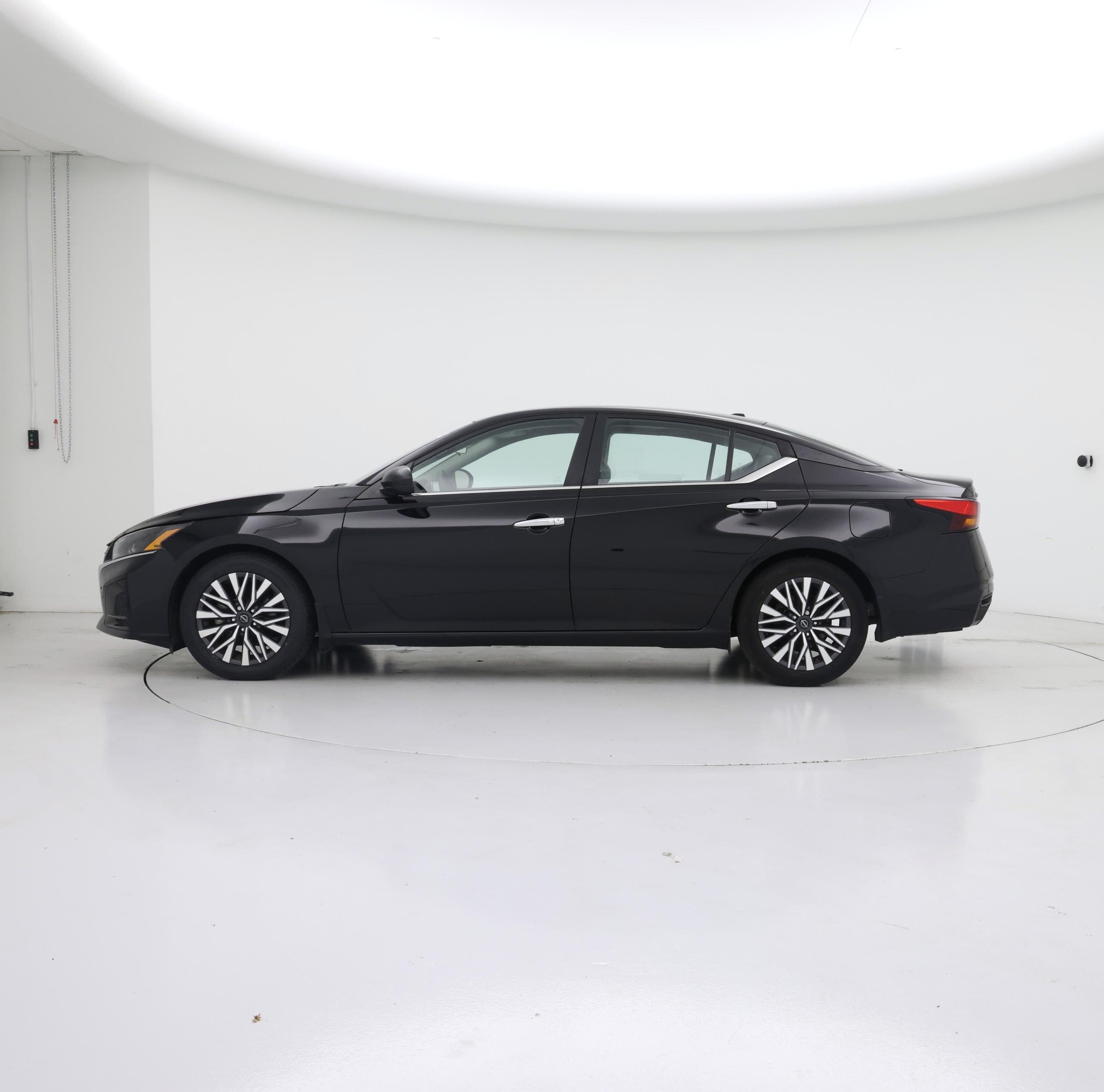 Thumbnail: 2024 Nissan Altima - 3