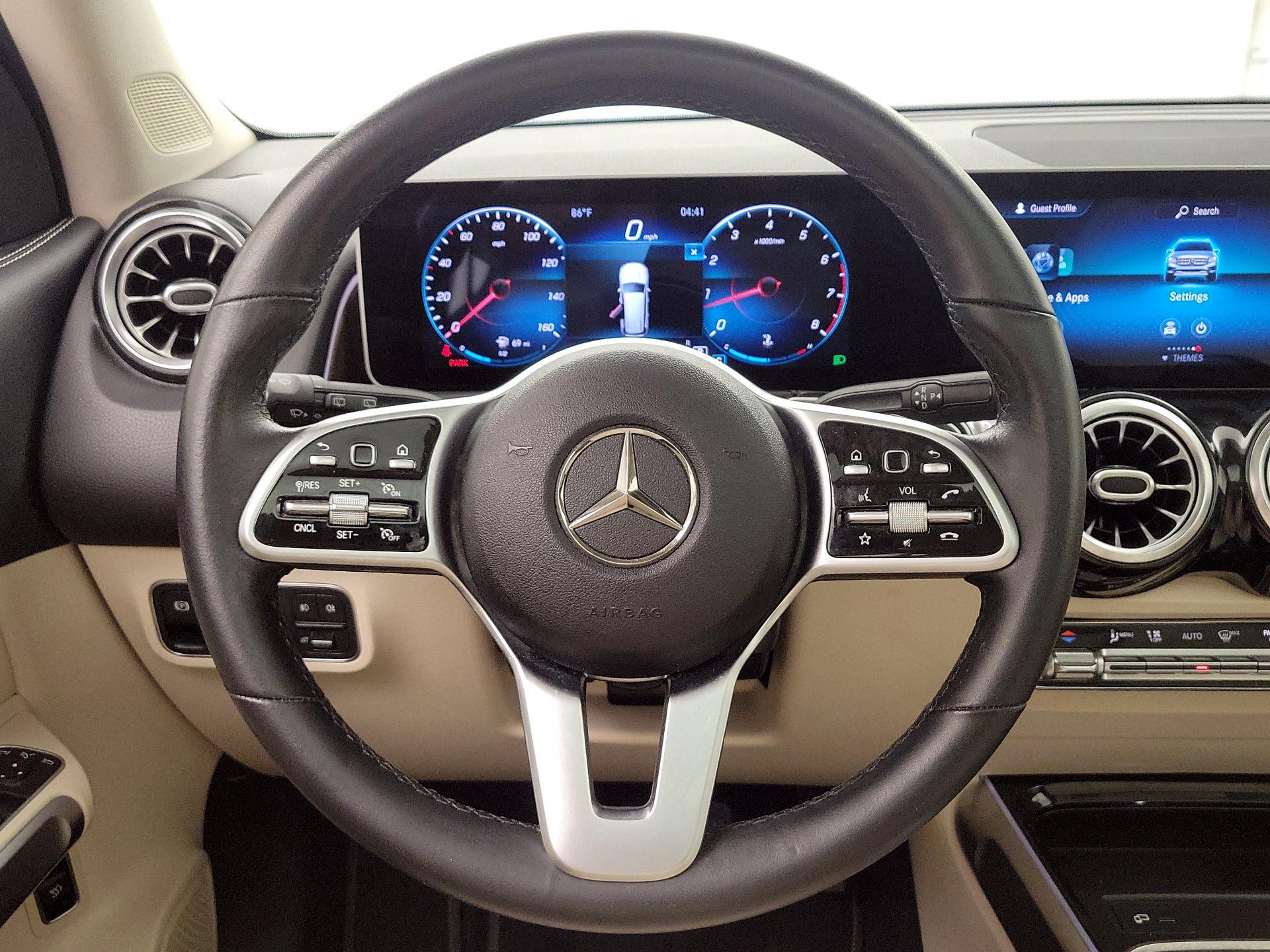 Thumbnail: 2021 Mercedes-Benz GLB - 10