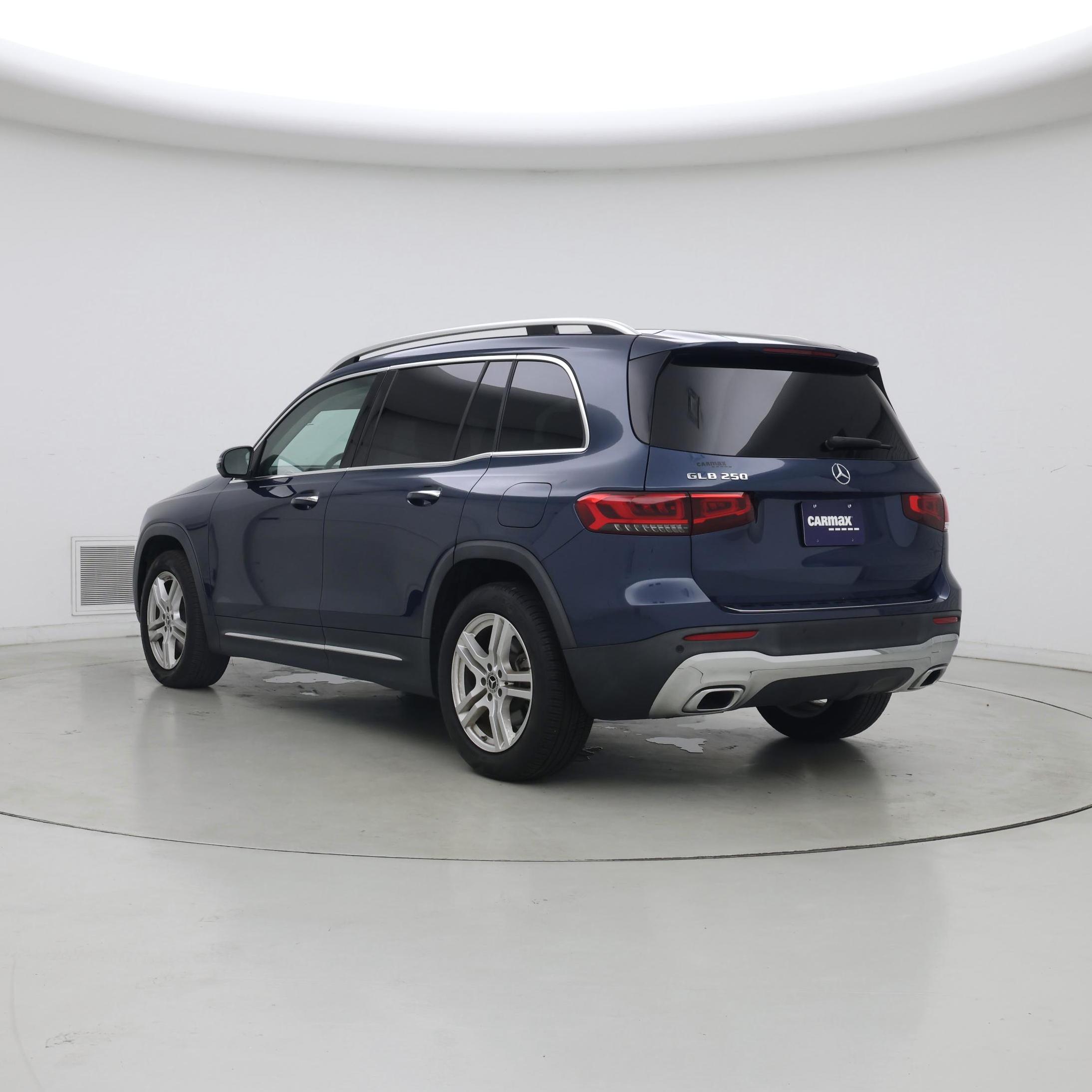 Thumbnail: 2021 Mercedes-Benz GLB - 2