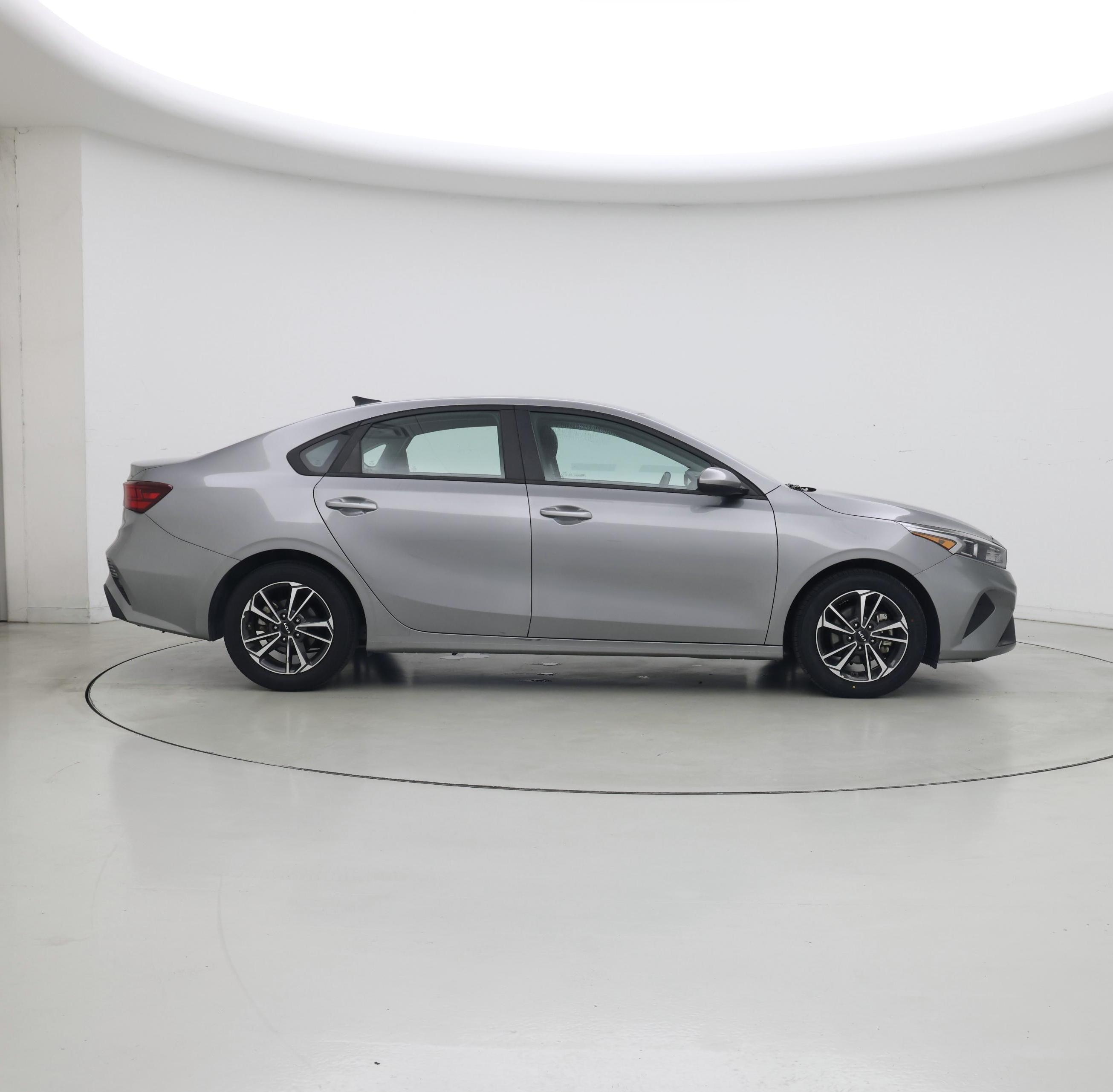 Thumbnail: 2024 Kia Forte - 7