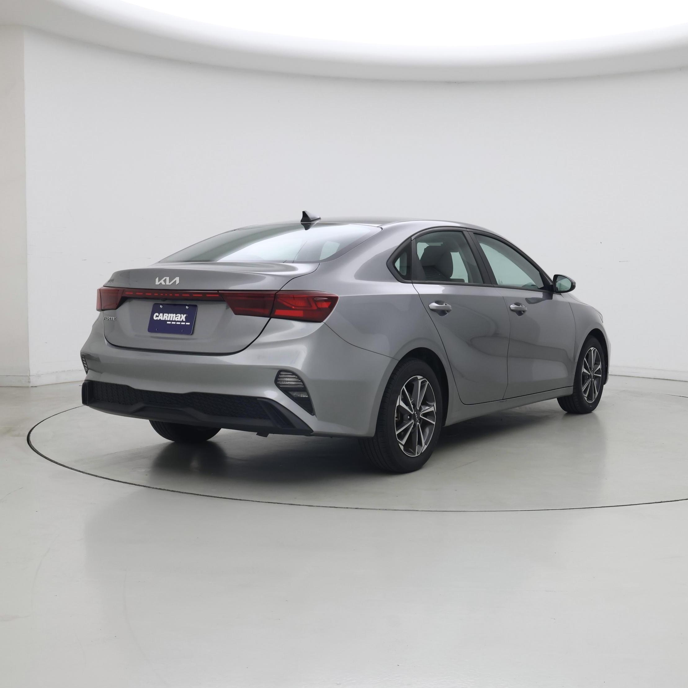 Thumbnail: 2024 Kia Forte - 8