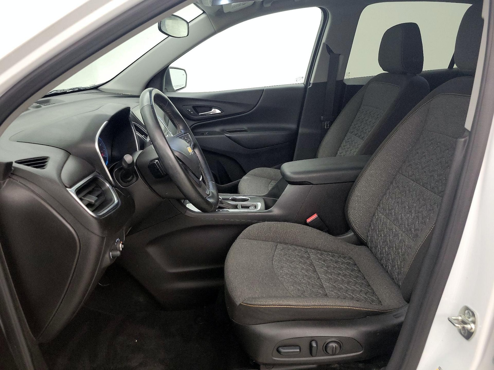 2024 Chevrolet Equinox LT - Photo 12