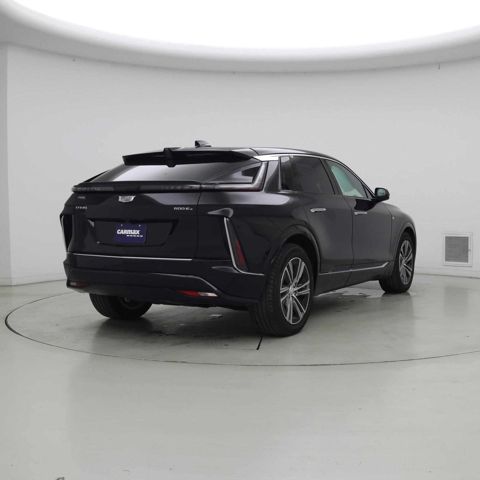 Thumbnail: 2024 Cadillac Lyriq - 8