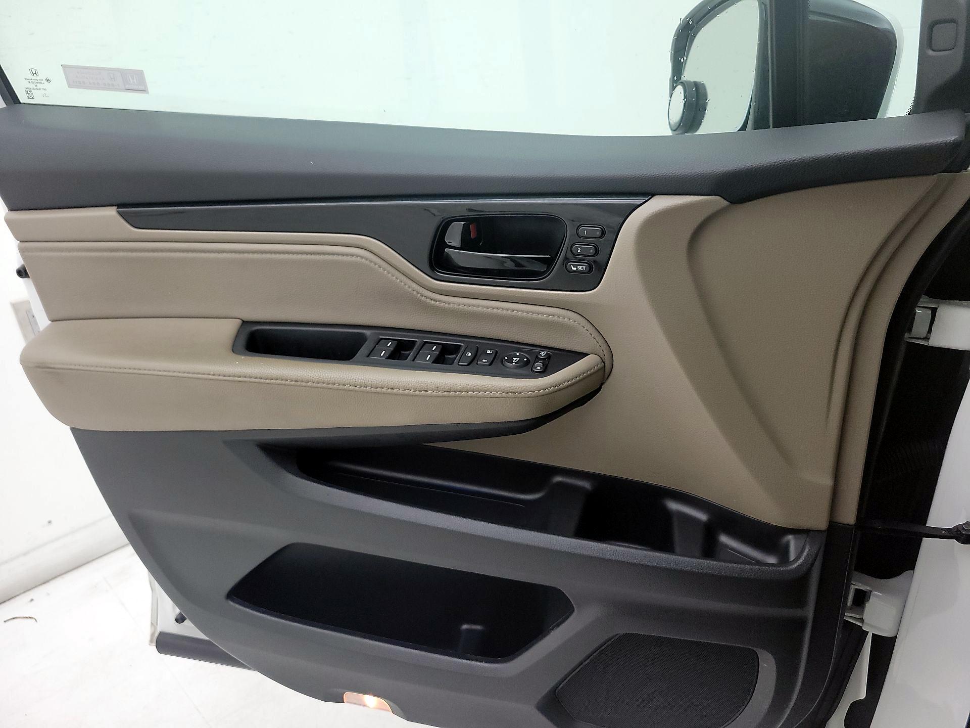 Thumbnail: 2023 Honda Odyssey - 12