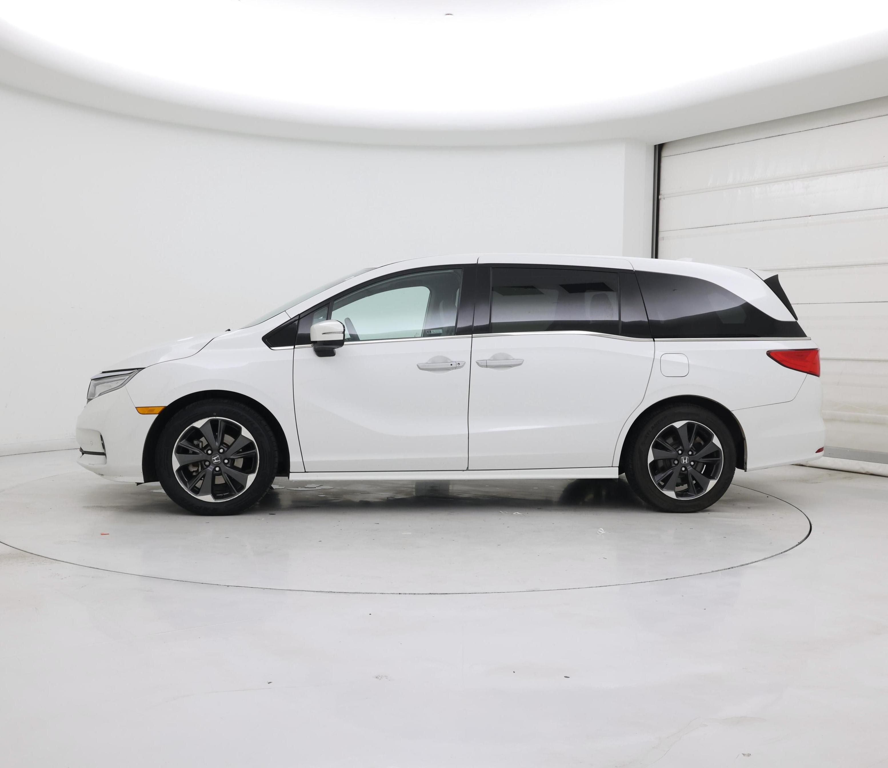 Thumbnail: 2023 Honda Odyssey - 3