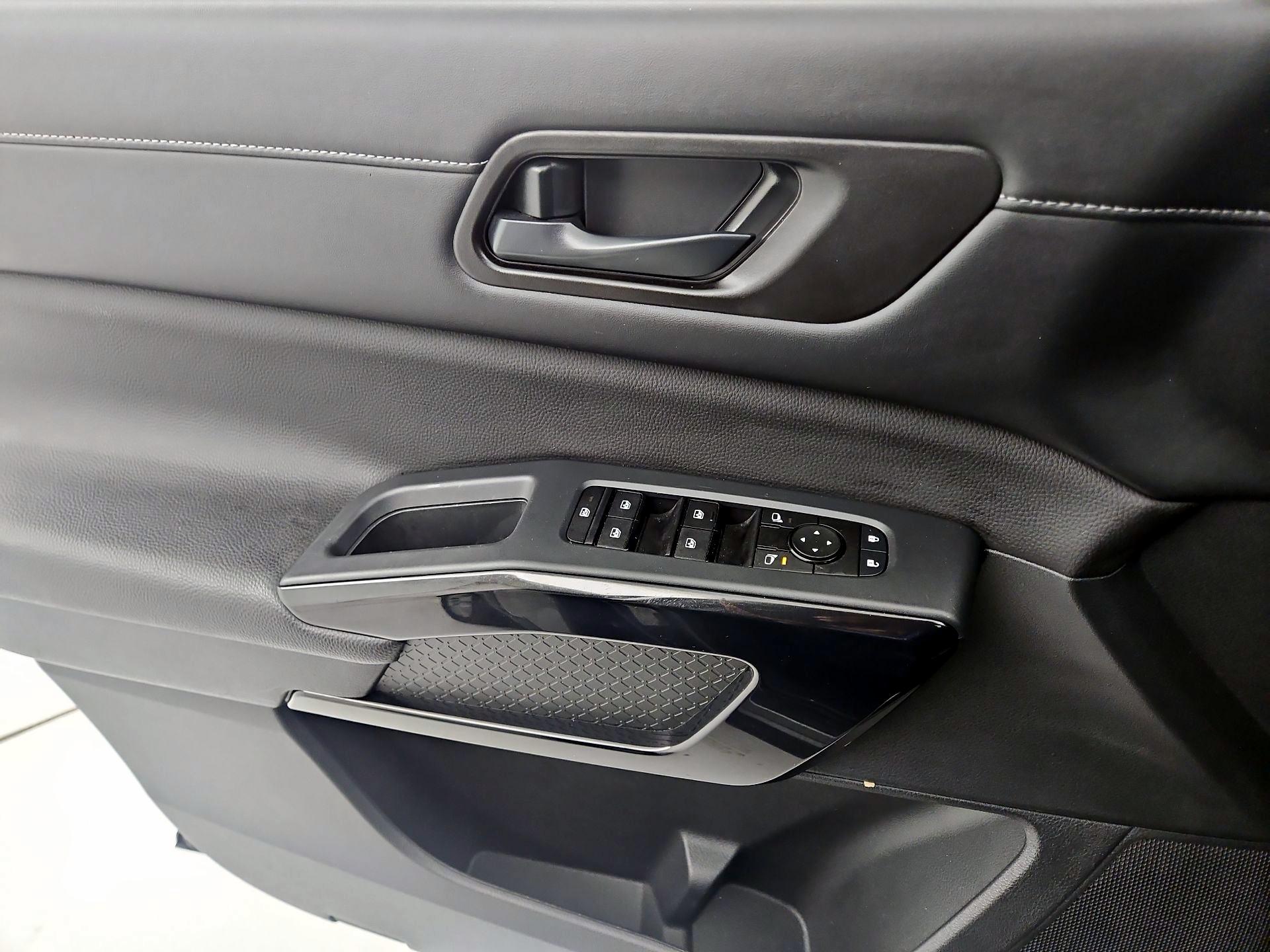 Thumbnail: 2025 Nissan Pathfinder - 12