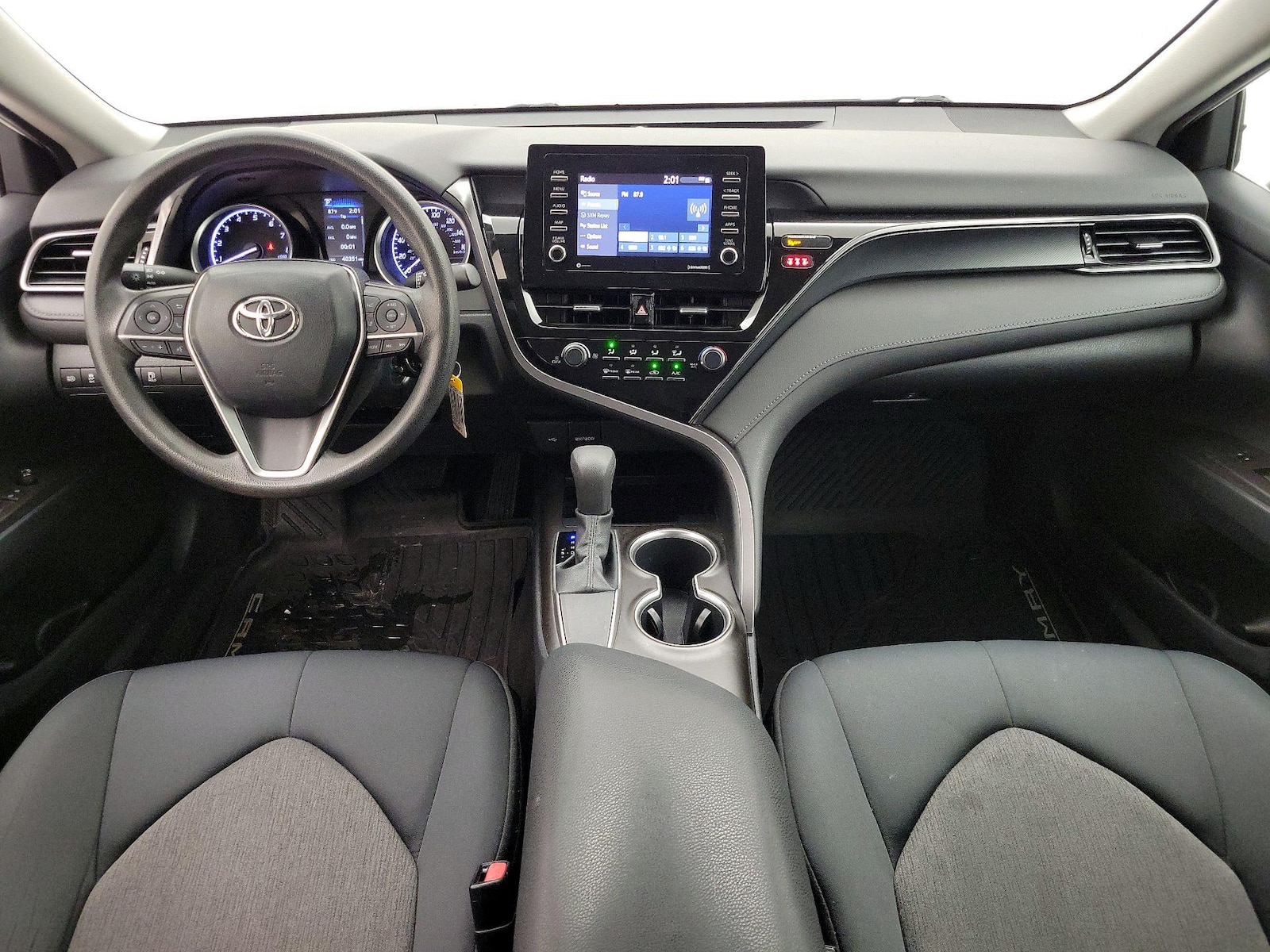 2021 Toyota Camry LE - Photo 10