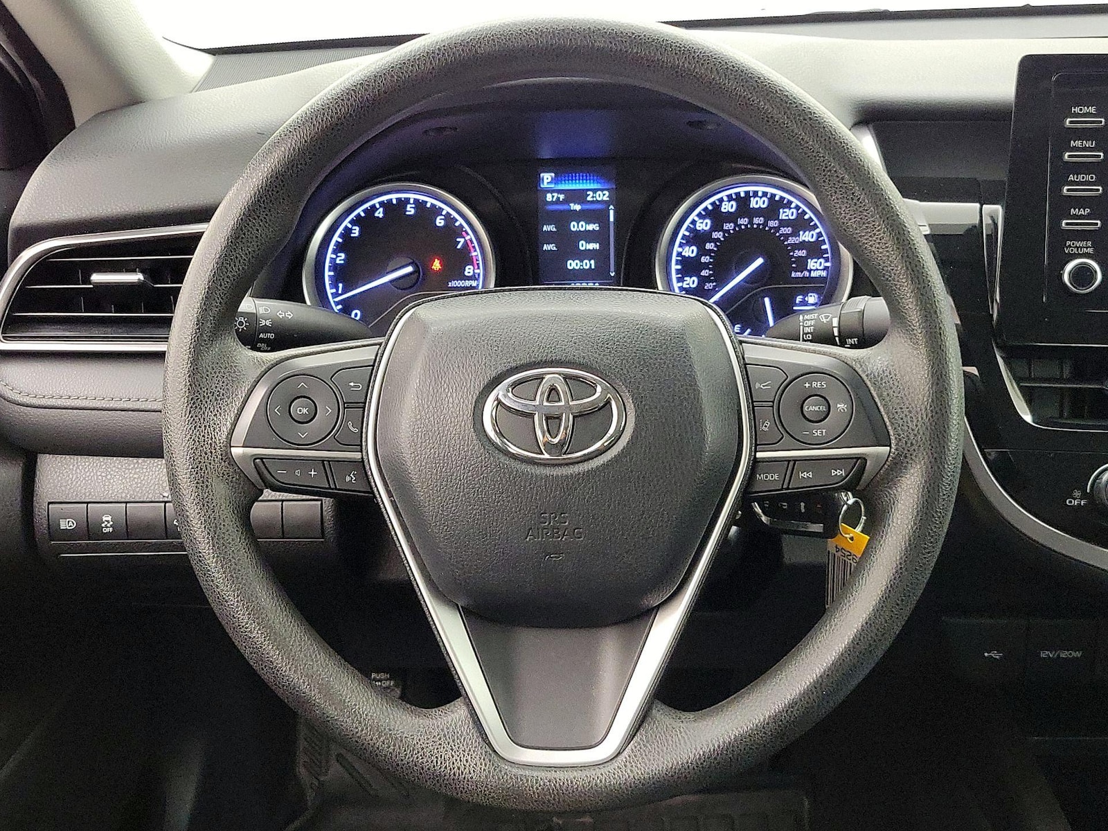 2021 Toyota Camry LE - Photo 11
