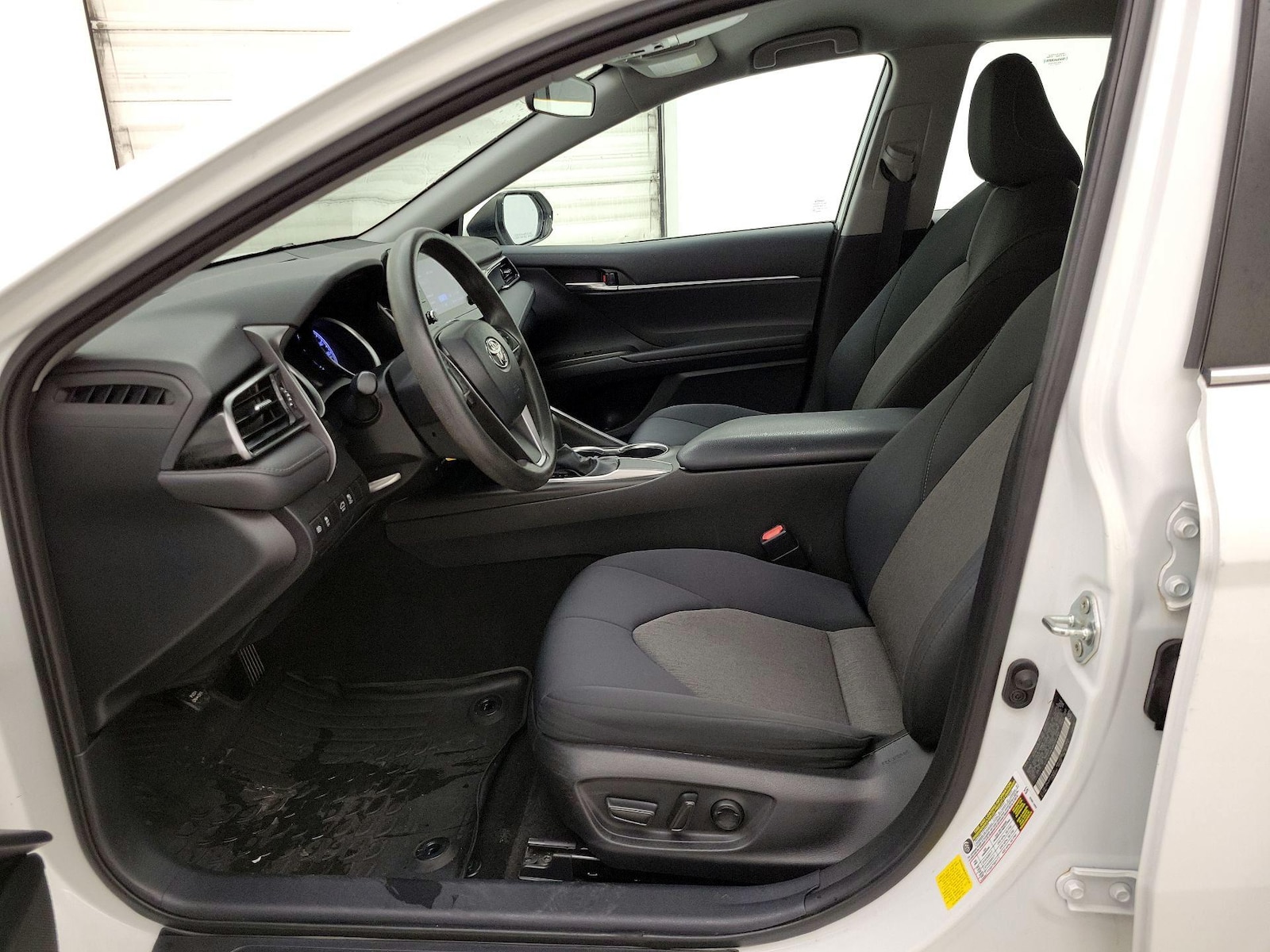 2021 Toyota Camry LE - Photo 12
