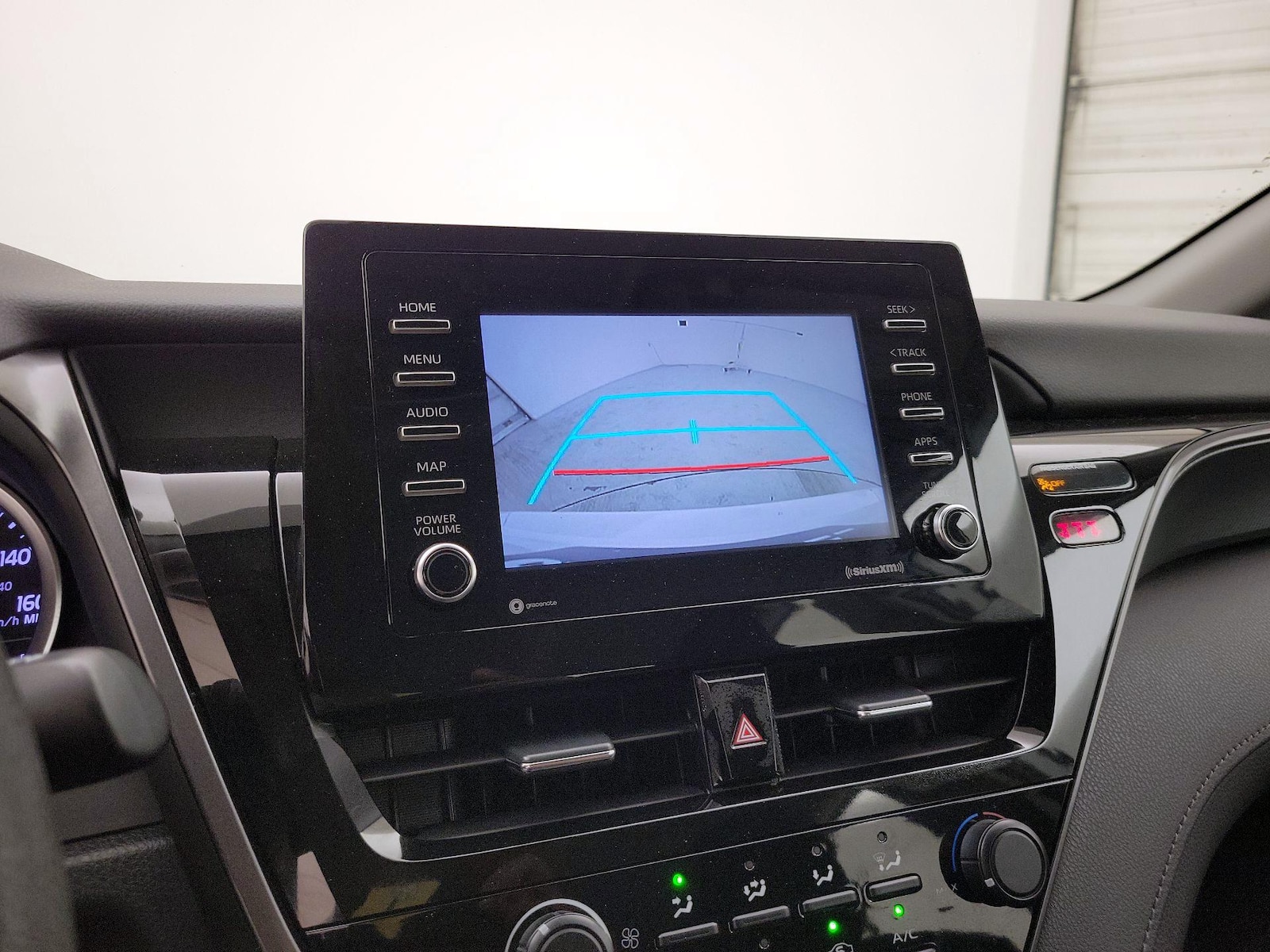 2021 Toyota Camry LE - Photo 15