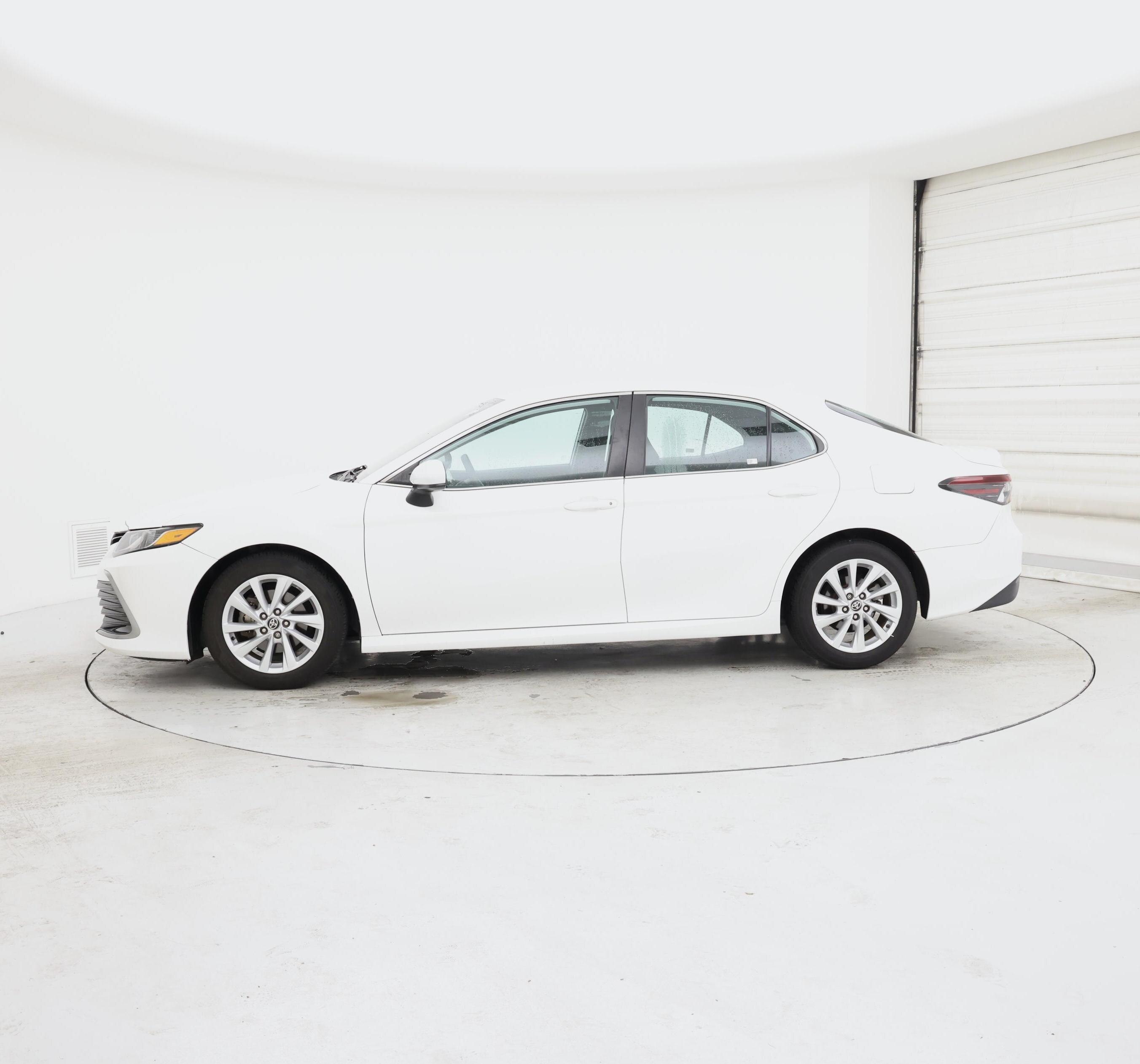 Thumbnail: 2021 Toyota Camry - 3