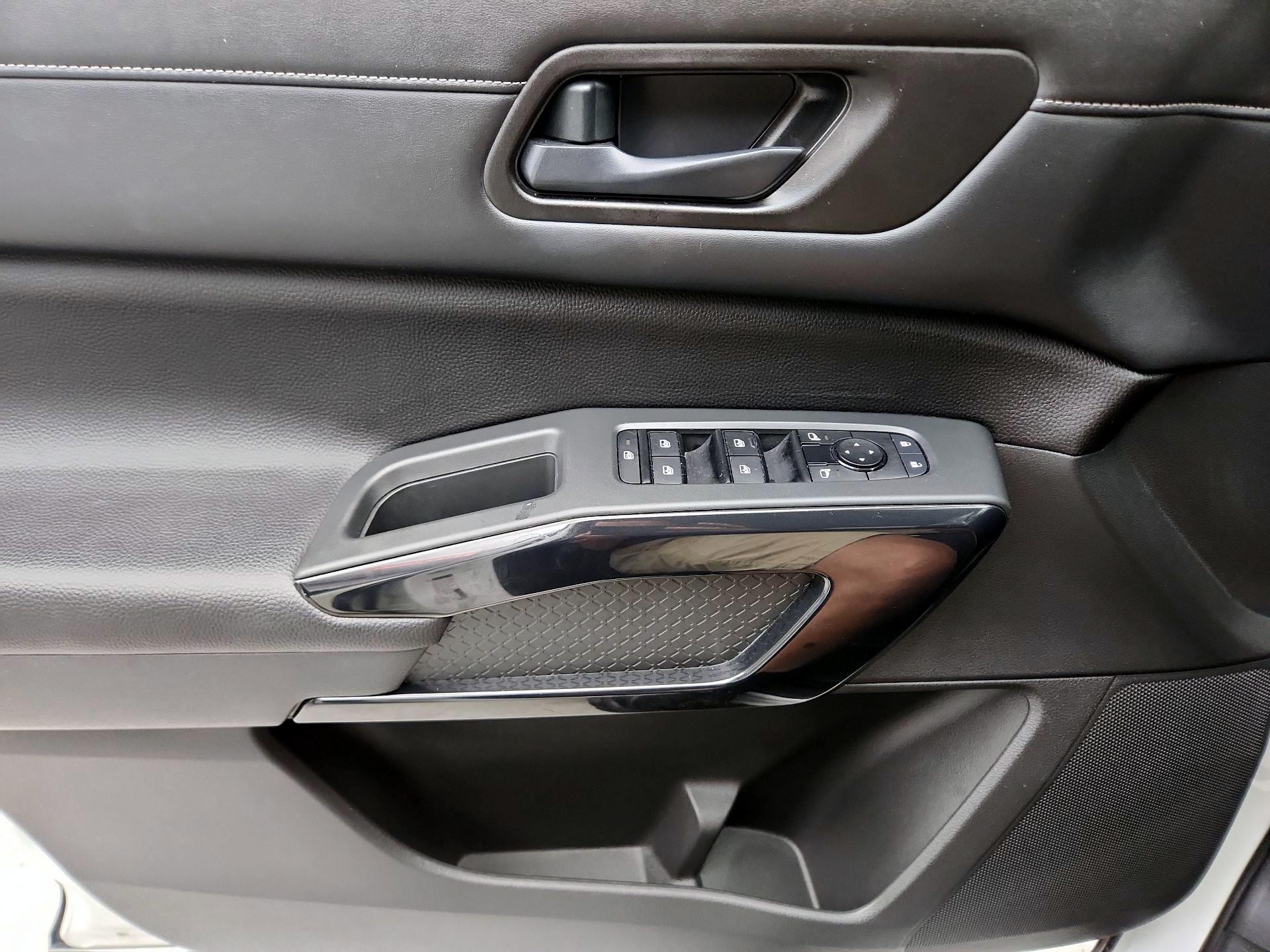 Thumbnail: 2024 Nissan Pathfinder - 12