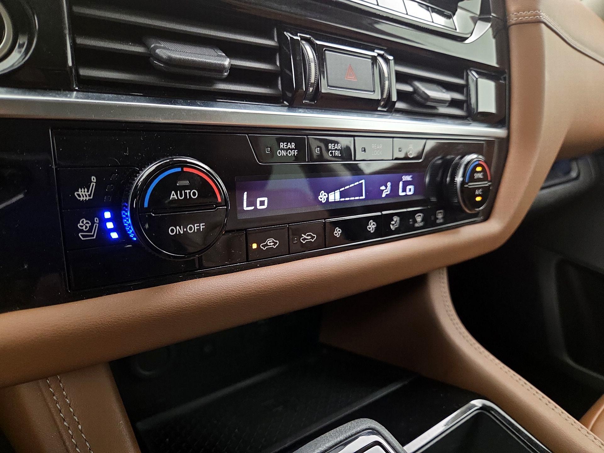 Thumbnail: 2023 Nissan Pathfinder - 17