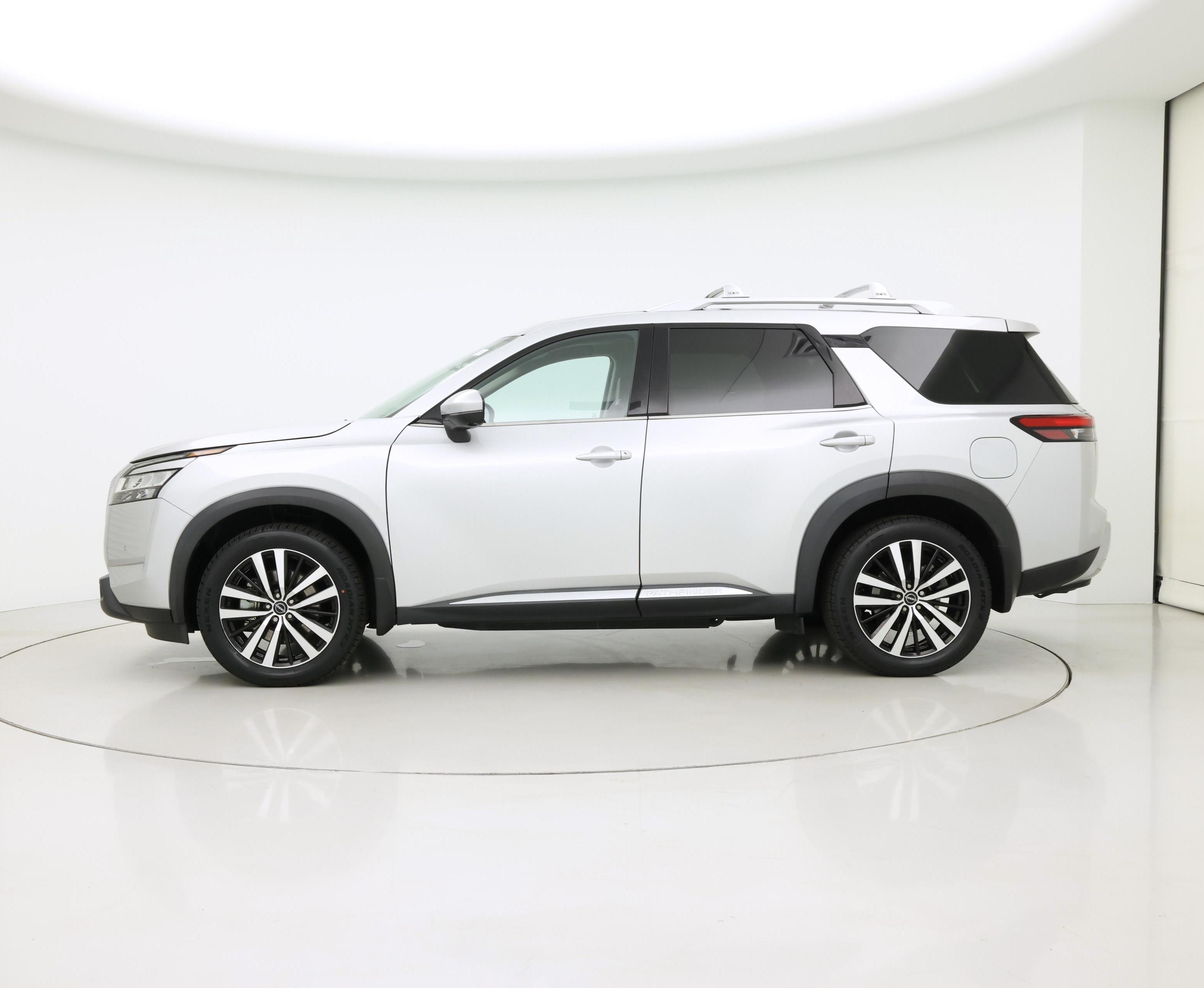 Thumbnail: 2023 Nissan Pathfinder - 3