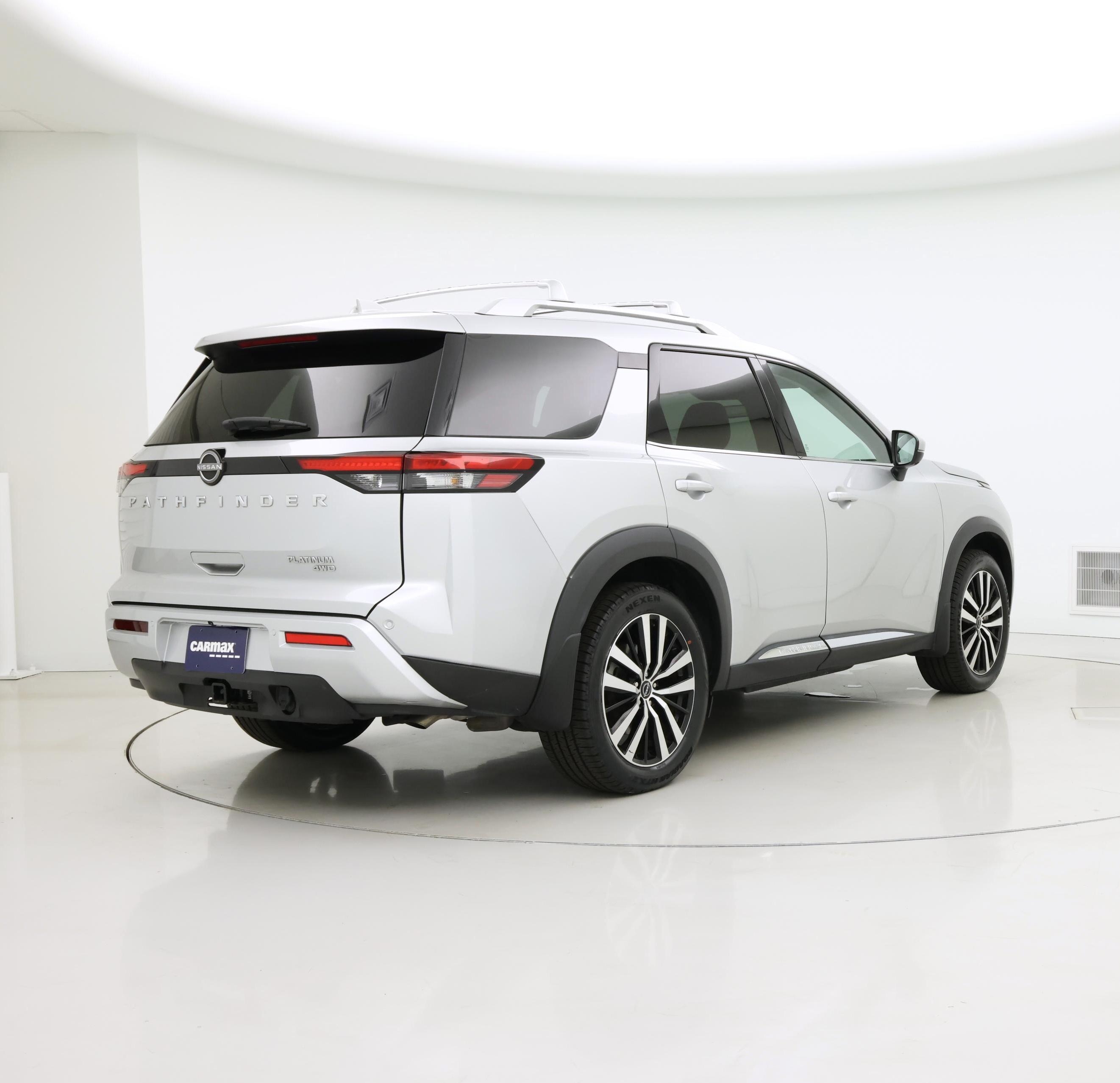 Thumbnail: 2023 Nissan Pathfinder - 8