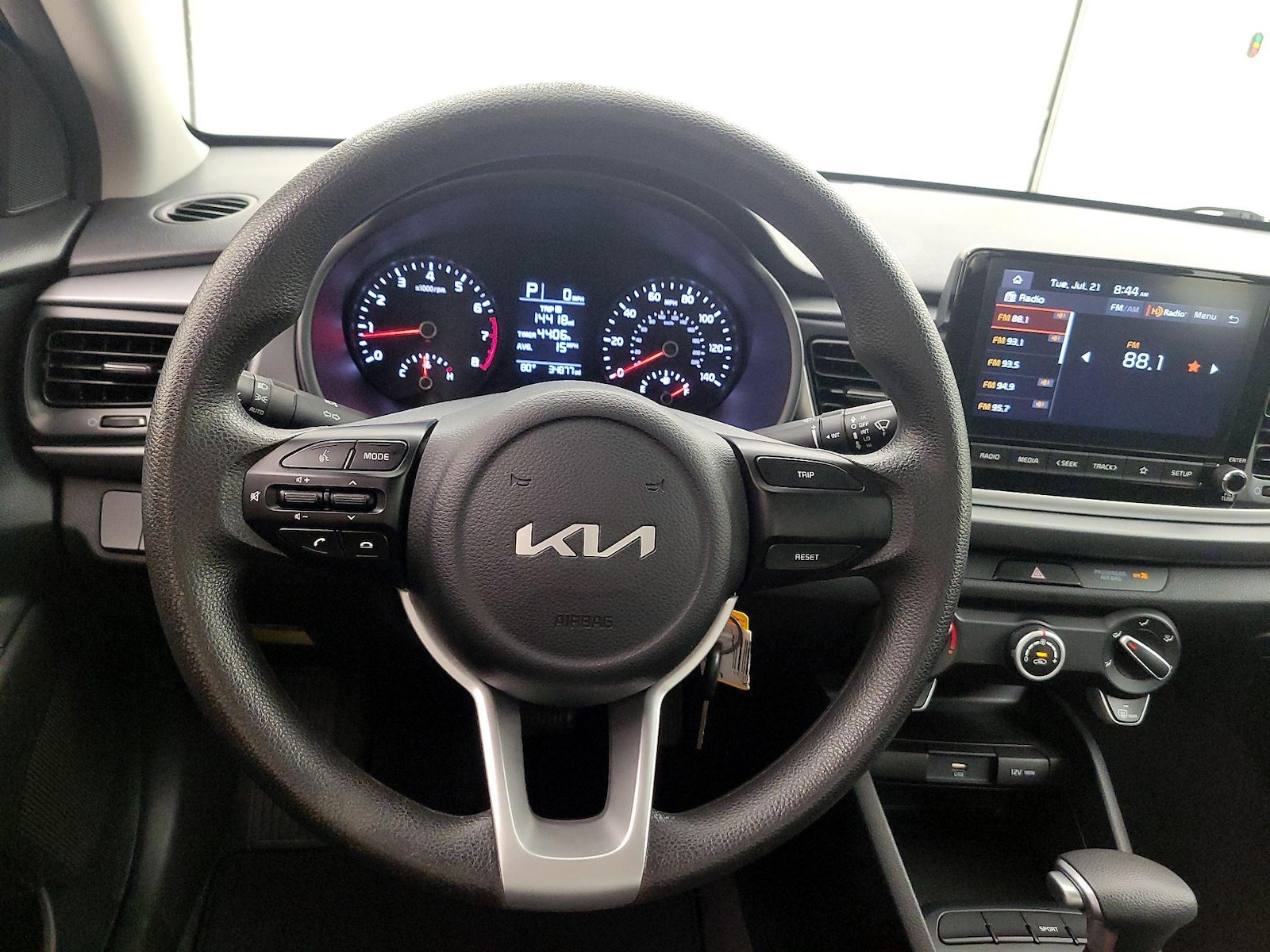 2023 Kia Rio LX - Photo 11