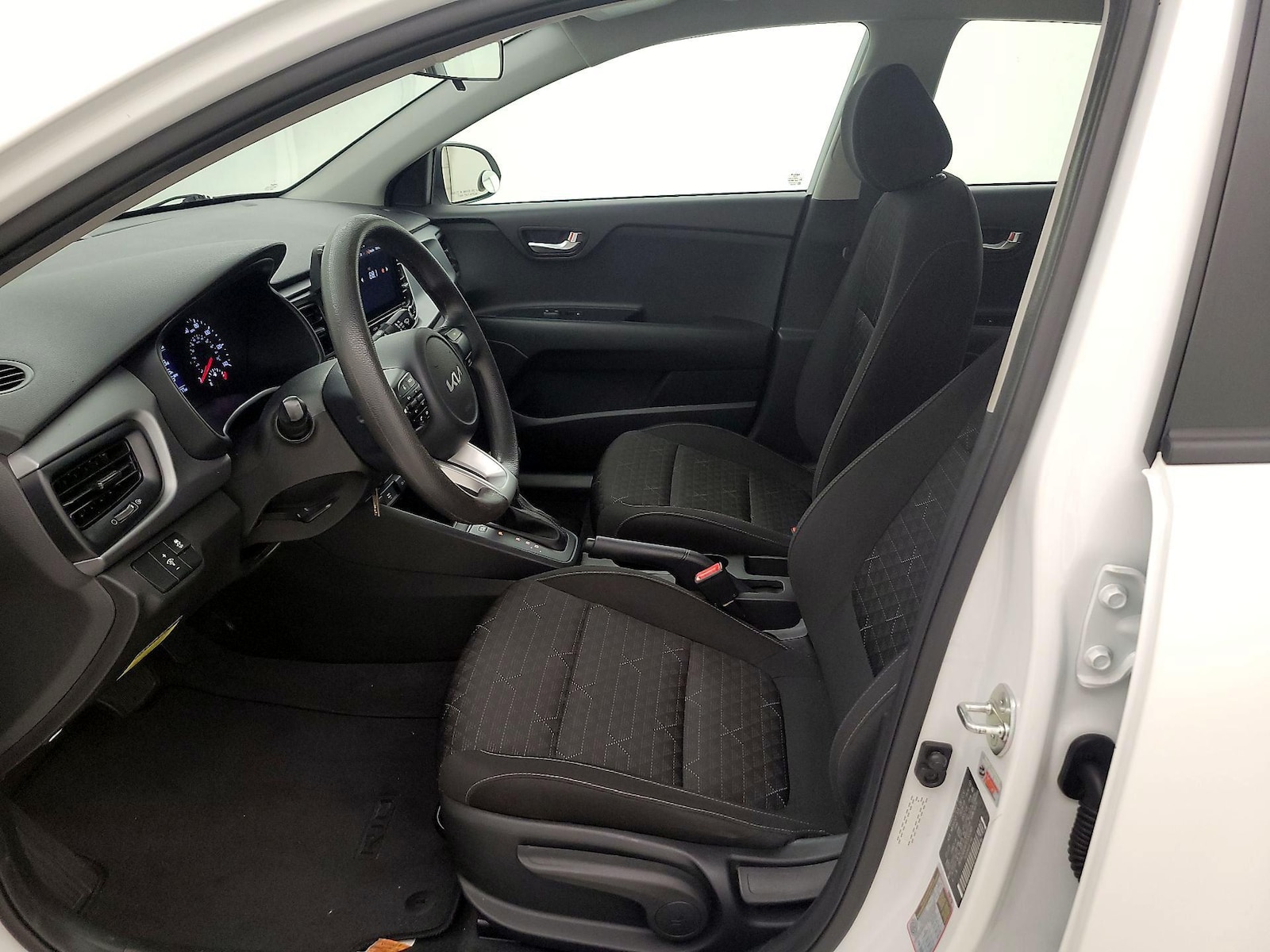 2023 Kia Rio LX - Photo 12
