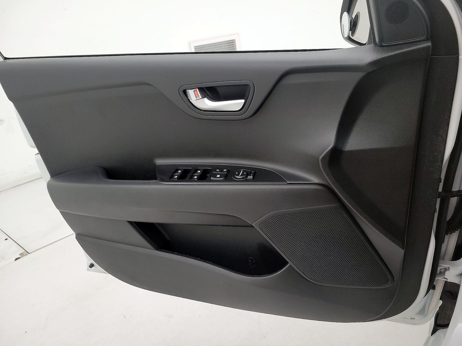 2023 Kia Rio LX - Photo 13