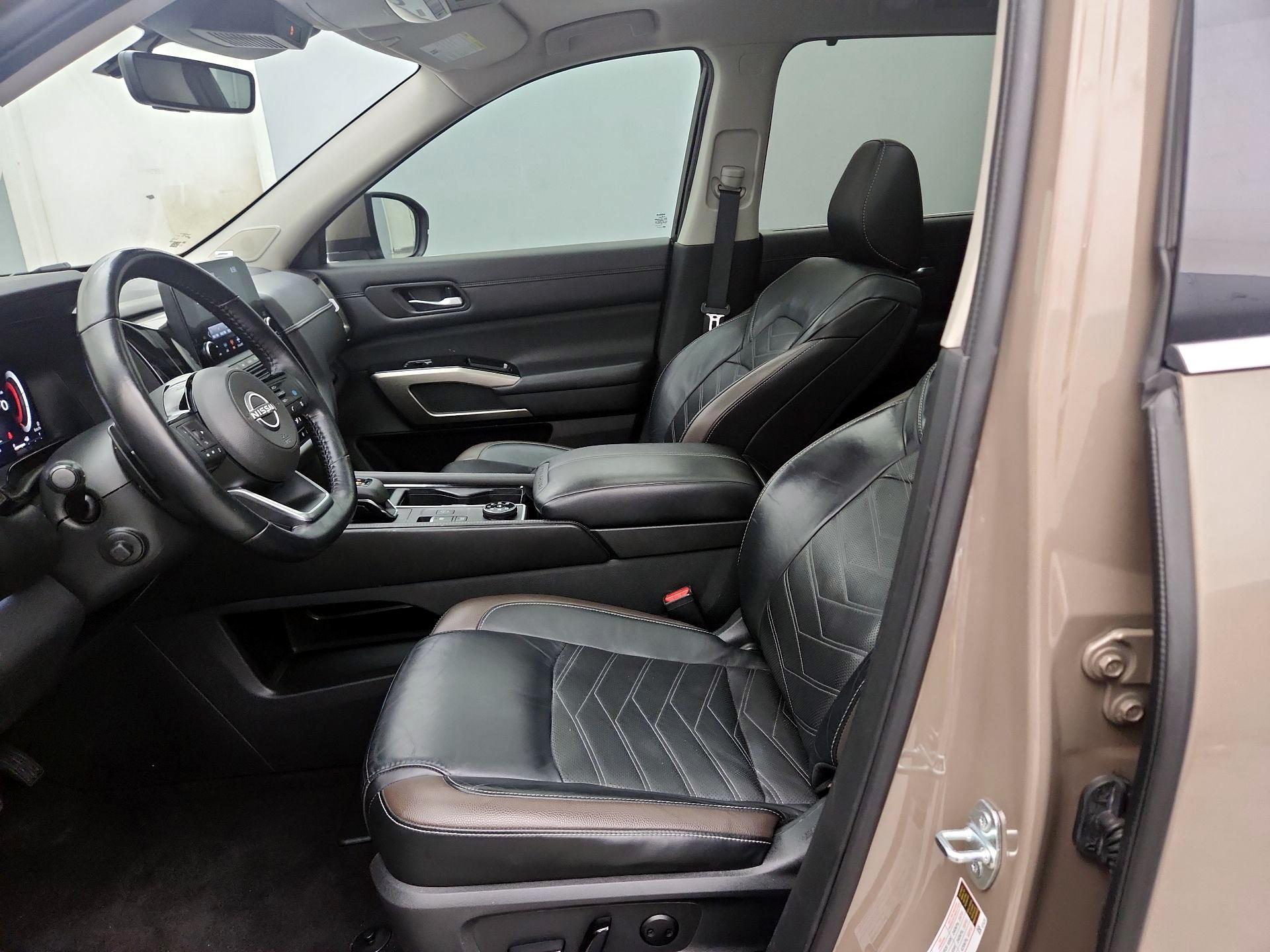 Thumbnail: 2023 Nissan Pathfinder - 11
